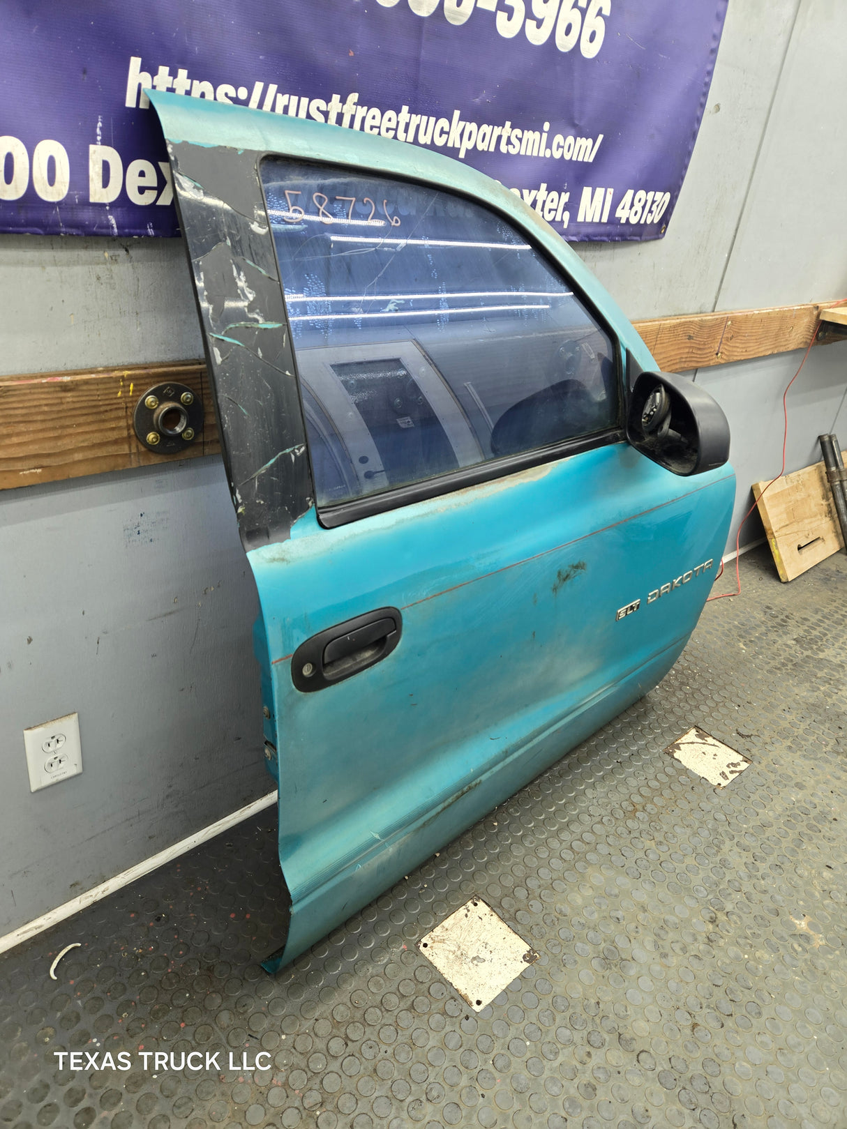 1997-2000 Dodge Dakota Passenger Side RH Front Door