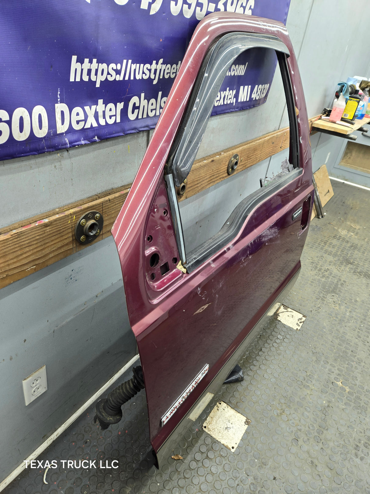 1999-2011 Ford Super Duty LH Driver Side Front Door F250 F350 F450 F550