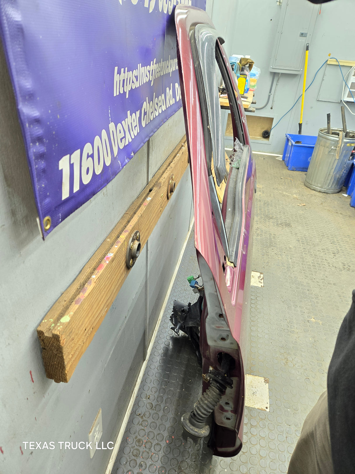 1999-2011 Ford Super Duty LH Driver Side Front Door F250 F350 F450 F550