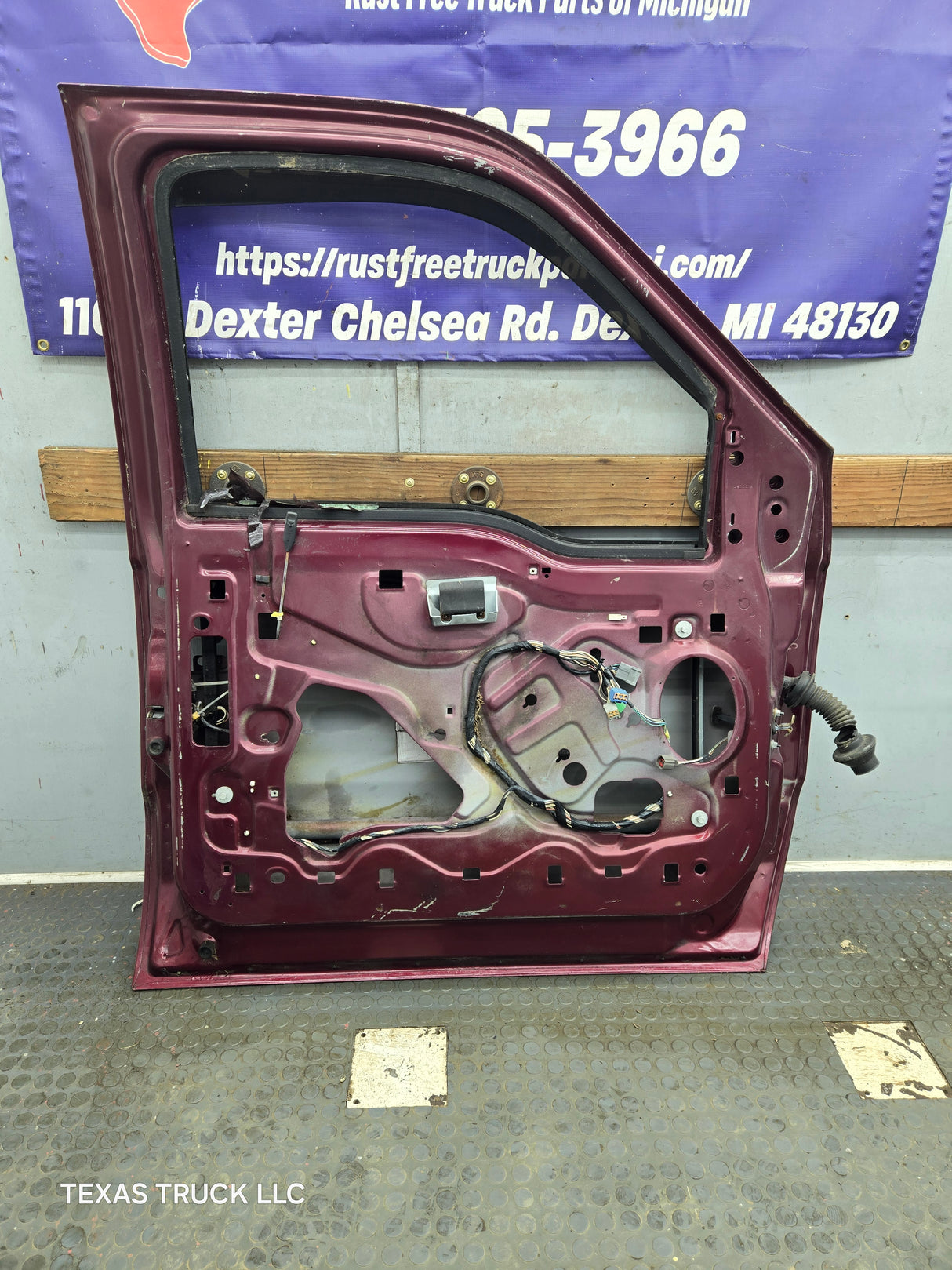 1999-2011 Ford Super Duty LH Driver Side Front Door F250 F350 F450 F550