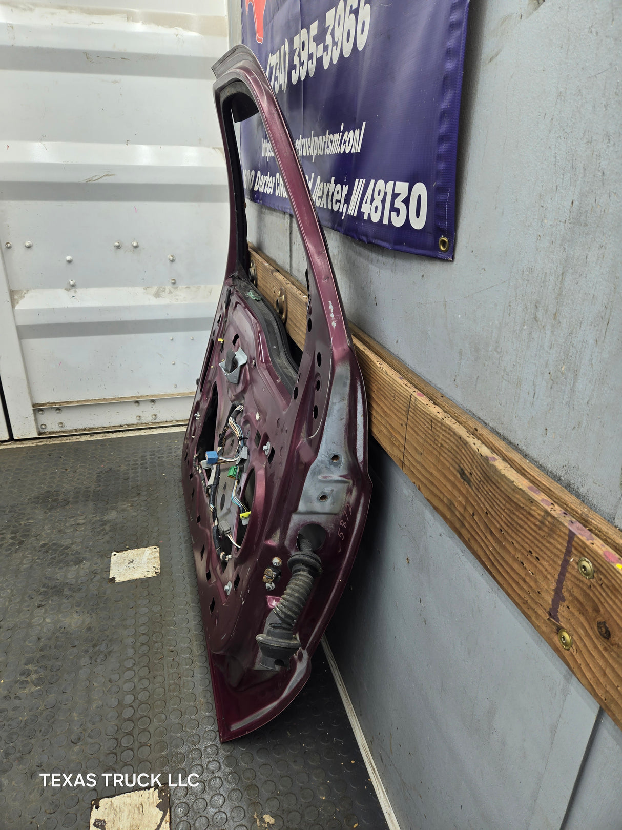 1999-2011 Ford Super Duty LH Driver Side Front Door F250 F350 F450 F550