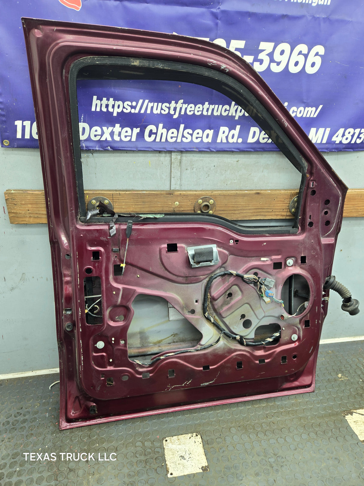 1999-2011 Ford Super Duty LH Driver Side Front Door F250 F350 F450 F550