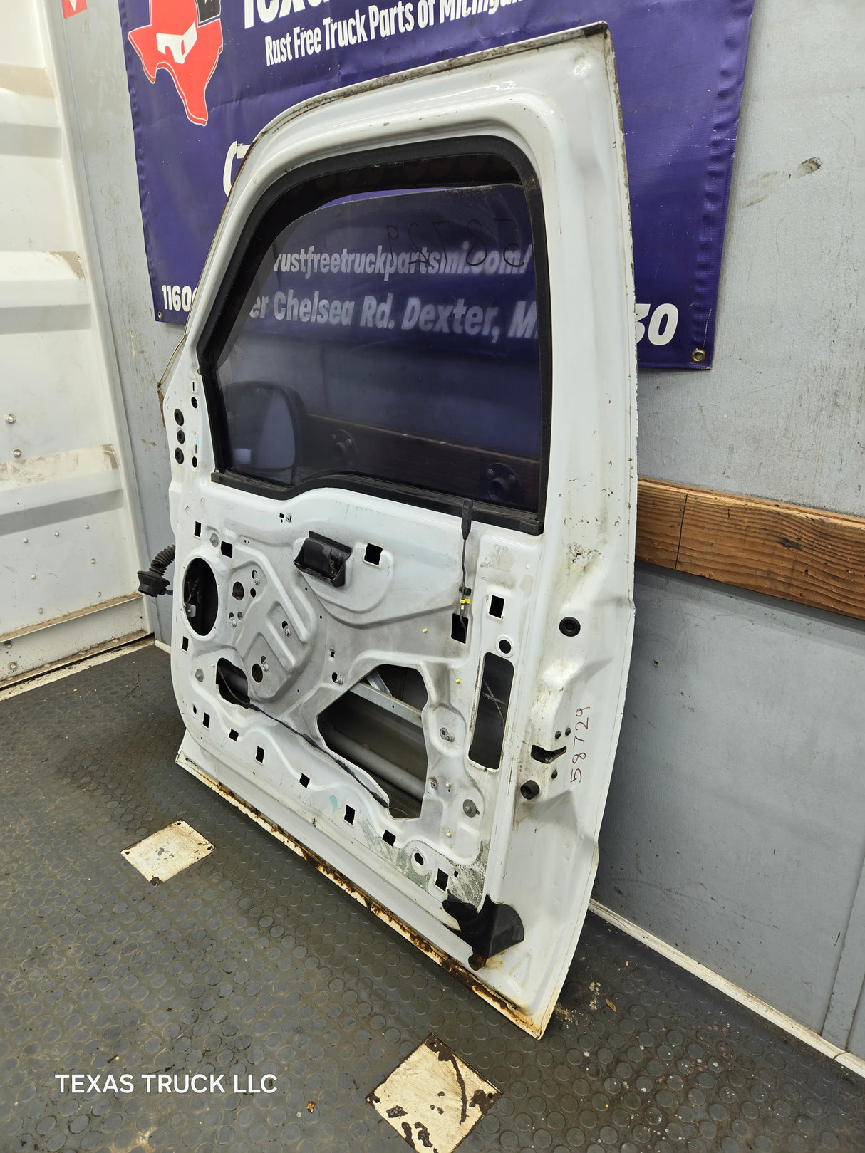 1999-2011 Ford Super Duty / Excursion Front Passenger RH Door F250 F350 F450 F550