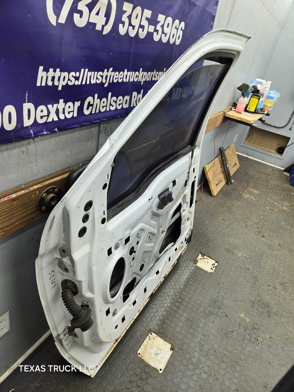 1999-2011 Ford Super Duty / Excursion Front Passenger RH Door F250 F350 F450 F550