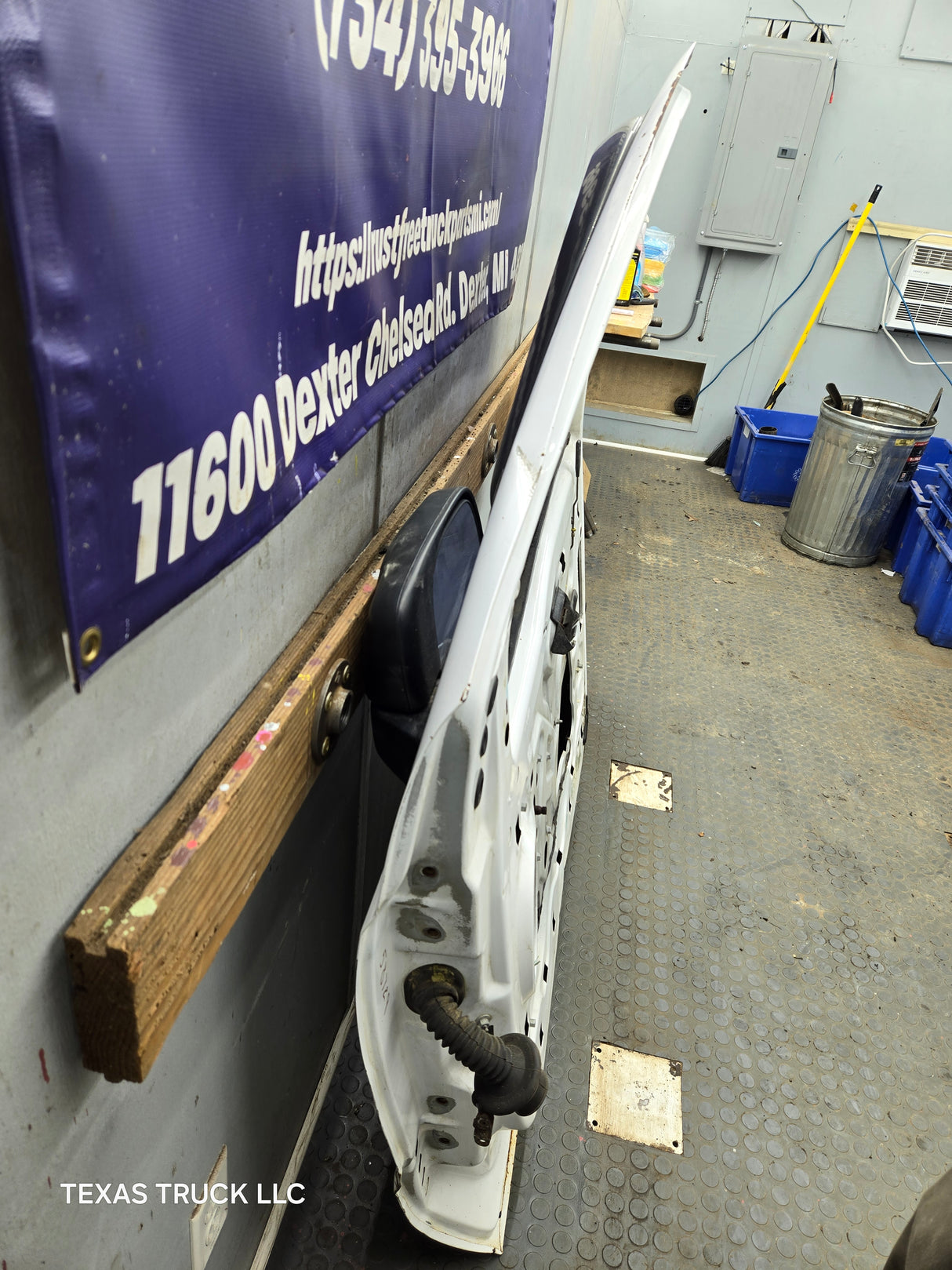 1999-2011 Ford Super Duty / Excursion Front Passenger RH Door F250 F350 F450 F550