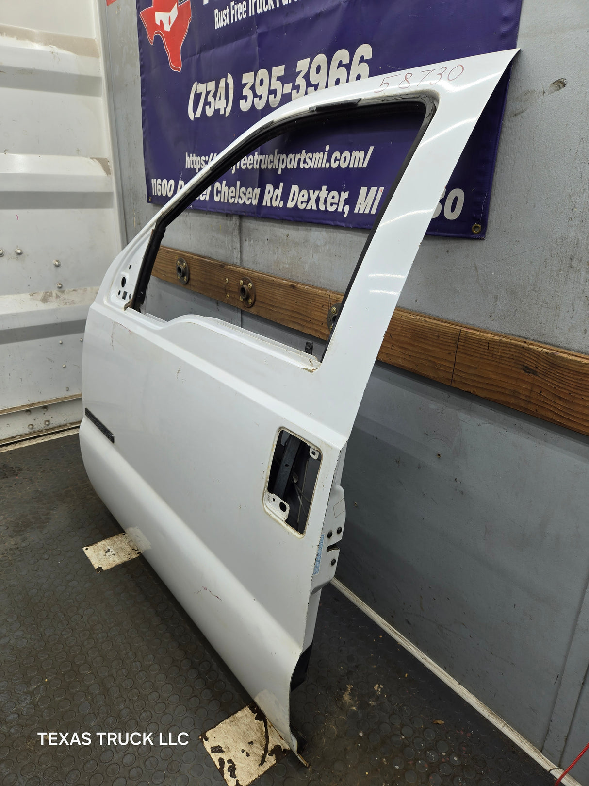 1999-2011 Ford Super Duty LH Driver Side Front Door F250 F350 F450 F550