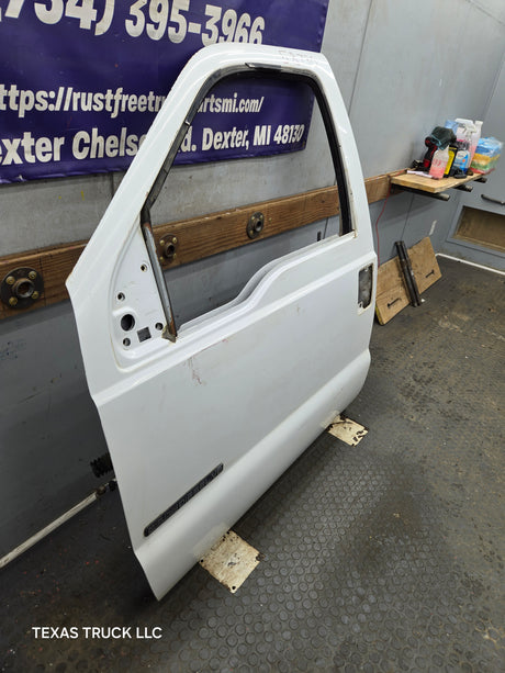 1999-2011 Ford Super Duty LH Driver Side Front Door F250 F350 F450 F550