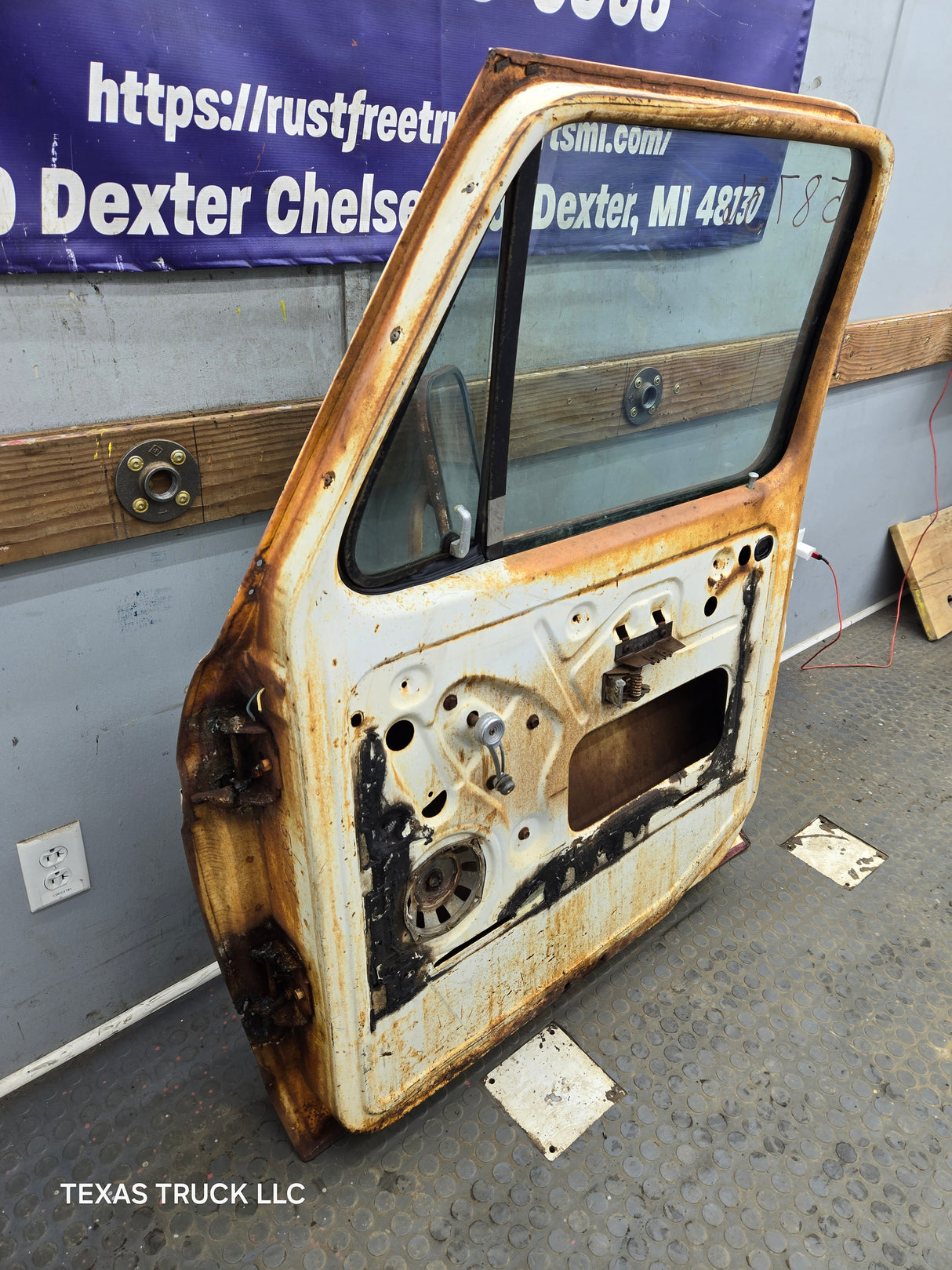 1973-1979 Ford F100 F150 F250 F350 RH Passenger Side Front Door