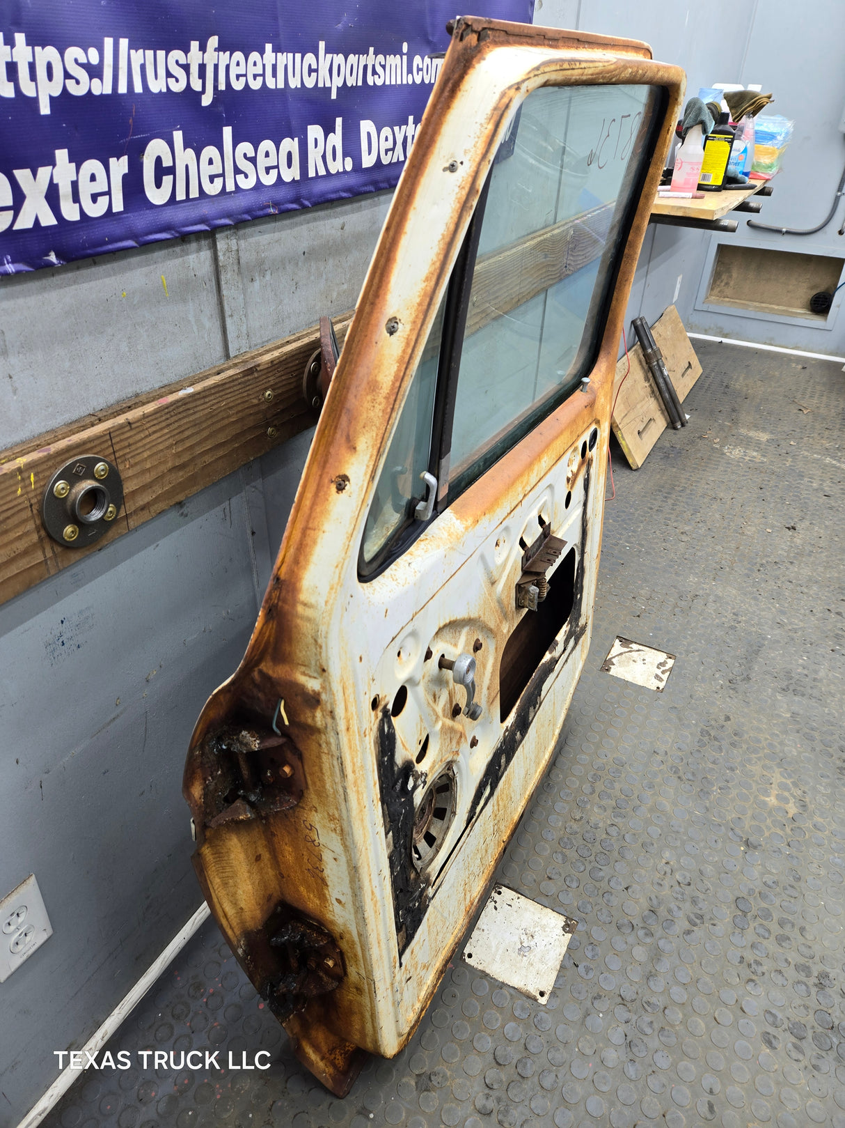 1973-1979 Ford F100 F150 F250 F350 RH Passenger Side Front Door