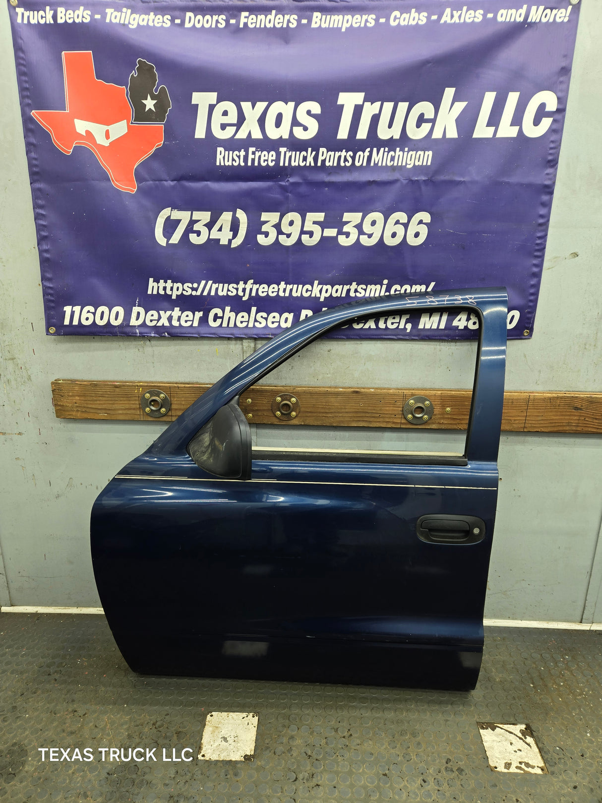 2001–2004 Dodge Dakota Quad Cab Front Driver Side LH Door
