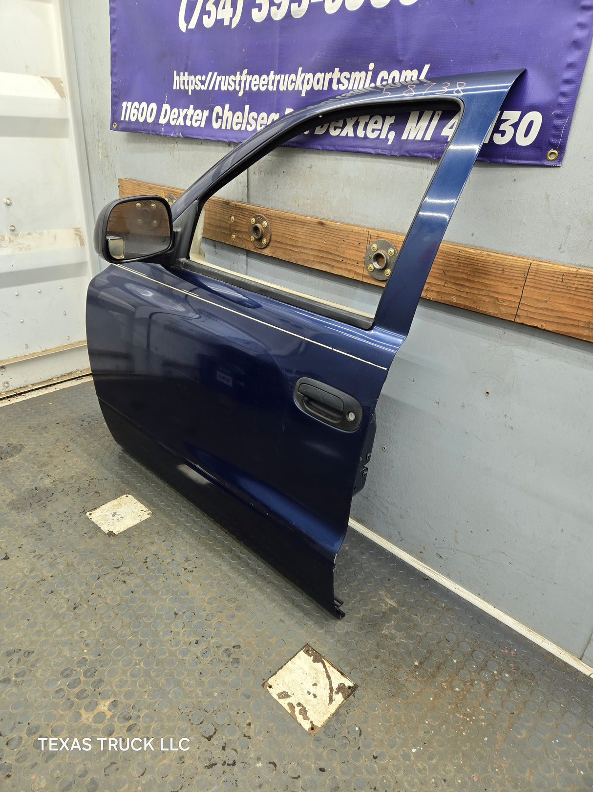 2001–2004 Dodge Dakota Quad Cab Front Driver Side LH Door