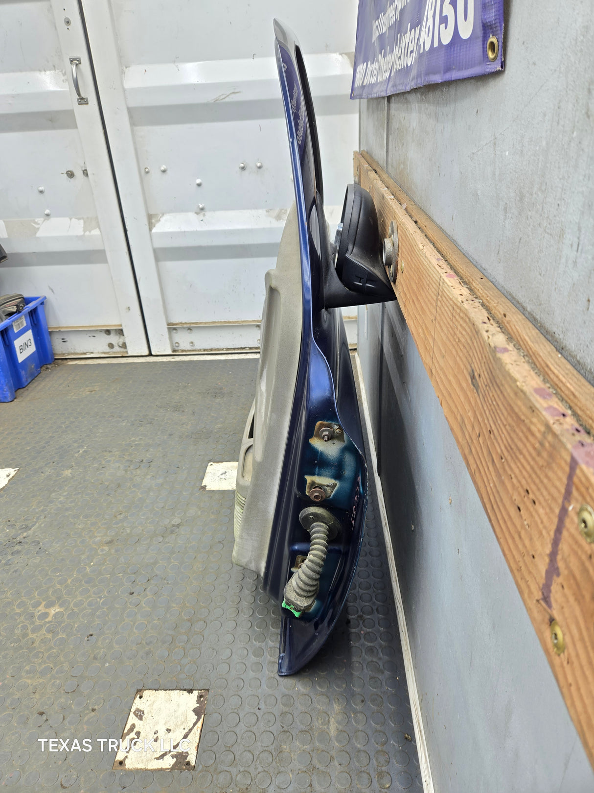 2001–2004 Dodge Dakota Quad Cab Front Driver Side LH Door