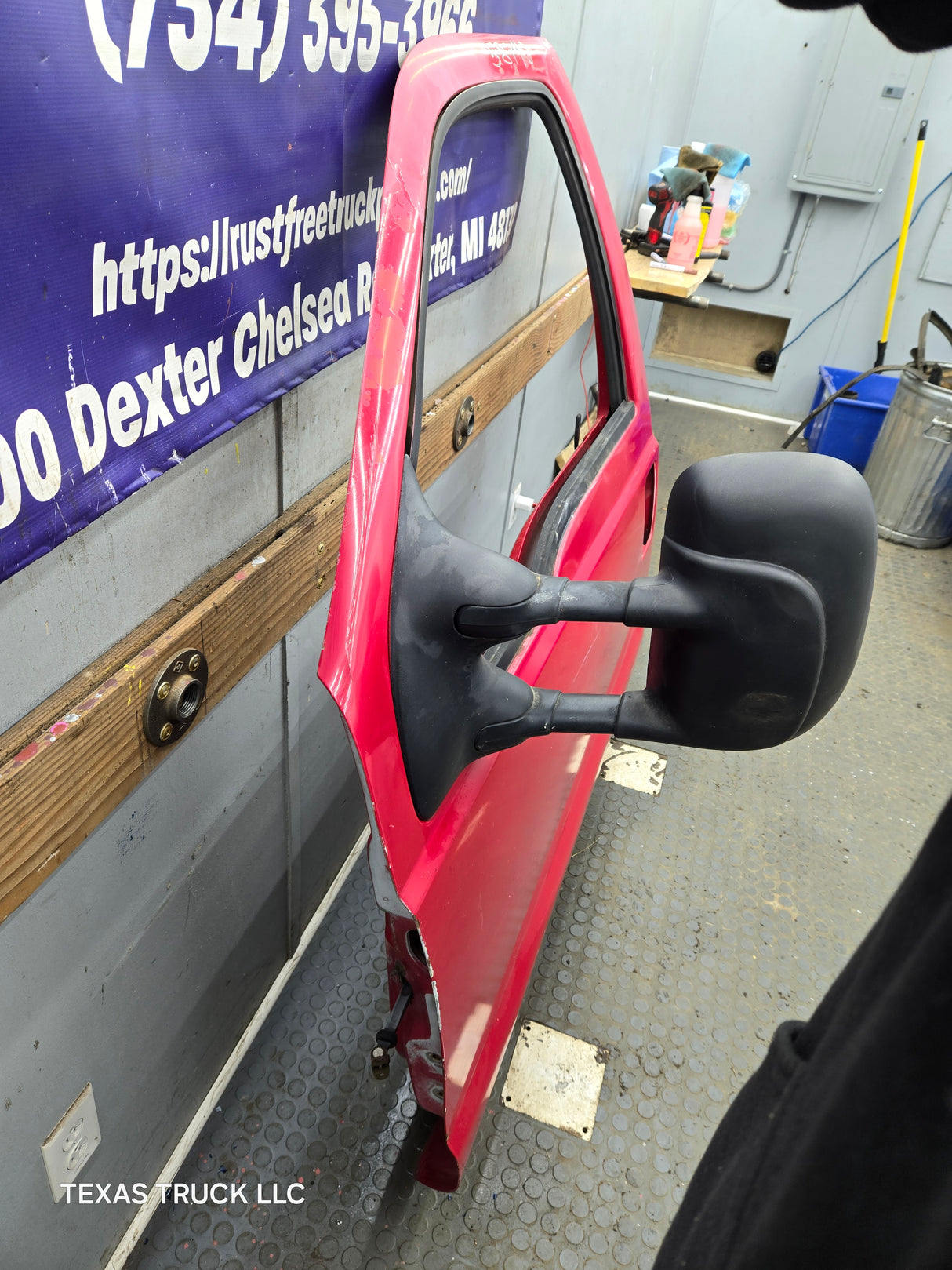 1999-2011 Ford Super Duty LH Driver Side Front Door F250 F350 F450 F550