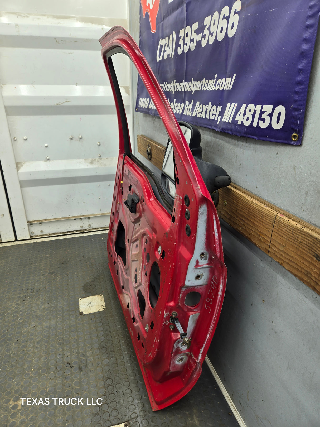1999-2011 Ford Super Duty LH Driver Side Front Door F250 F350 F450 F550
