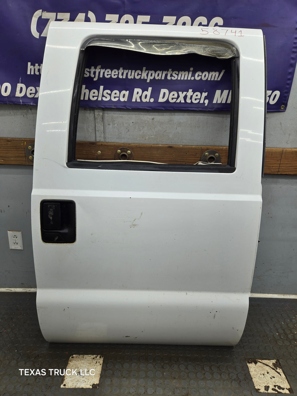 1999-2011 Ford Super Duty F250 F350 F450 F550 RH Crew Cab Passenger Side Rear Door