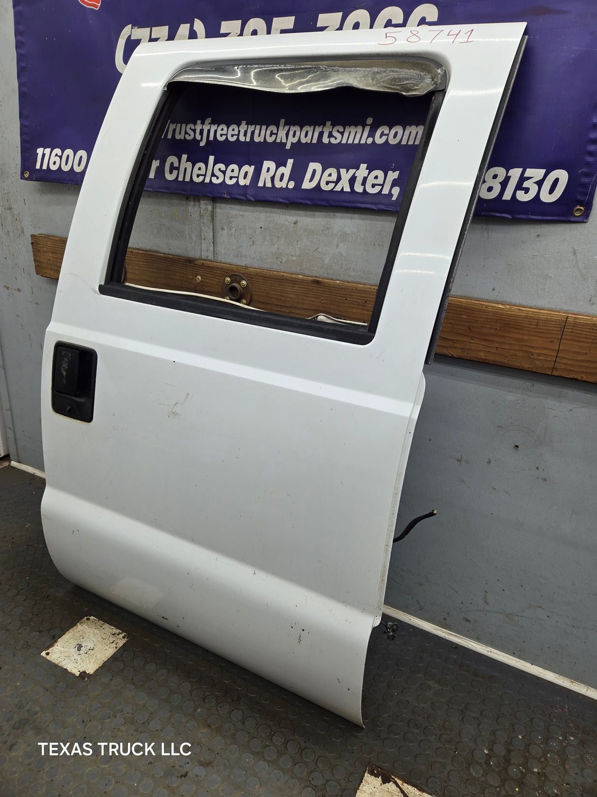 1999-2011 Ford Super Duty F250 F350 F450 F550 RH Crew Cab Passenger Side Rear Door