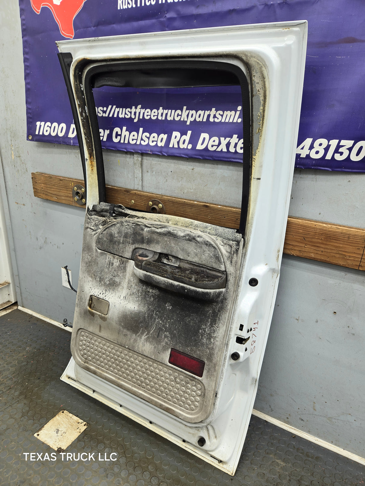 1999-2011 Ford Super Duty F250 F350 F450 F550 RH Crew Cab Passenger Side Rear Door