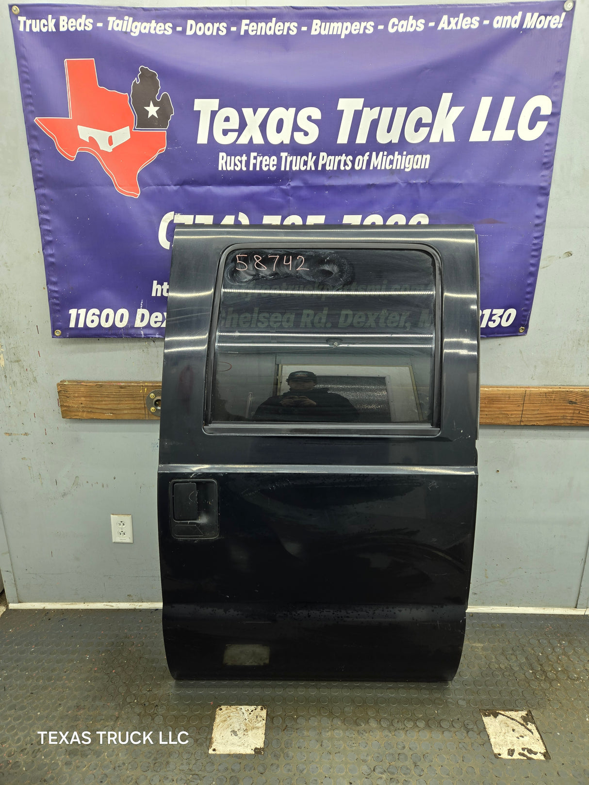 1999-2011 Ford Super Duty F250 F350 F450 F550 RH Crew Cab Passenger Side Rear Door