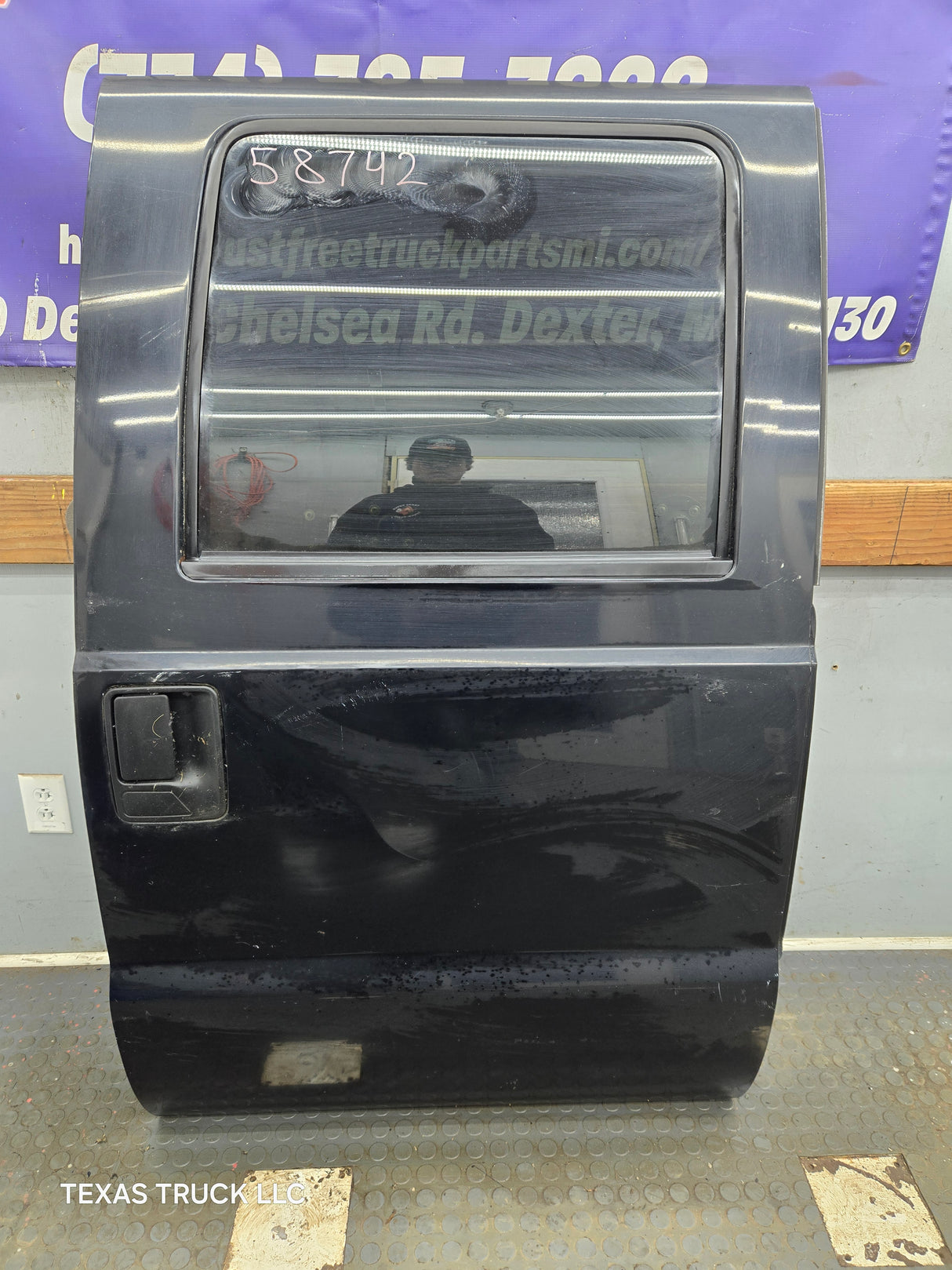 1999-2011 Ford Super Duty F250 F350 F450 F550 RH Crew Cab Passenger Side Rear Door