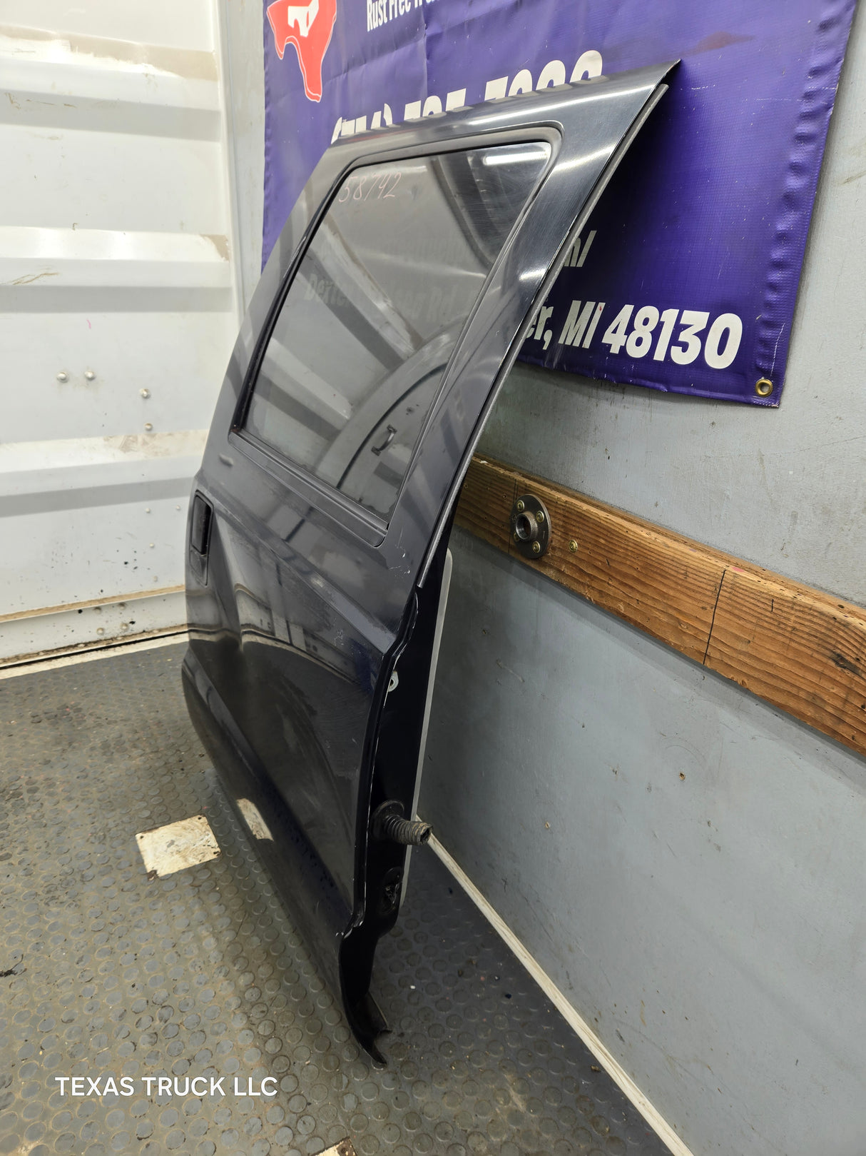 1999-2011 Ford Super Duty F250 F350 F450 F550 RH Crew Cab Passenger Side Rear Door