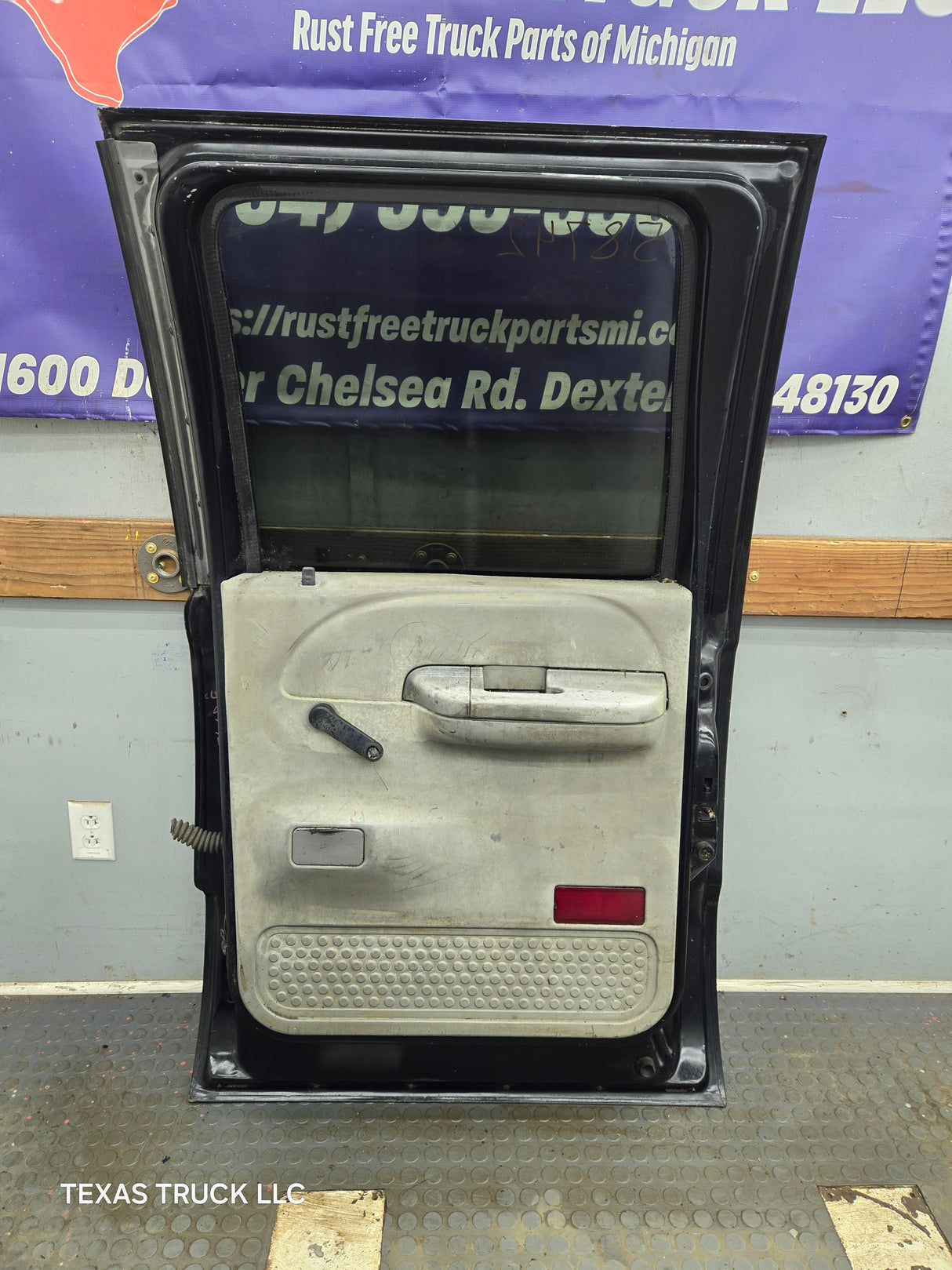 1999-2011 Ford Super Duty F250 F350 F450 F550 RH Crew Cab Passenger Side Rear Door