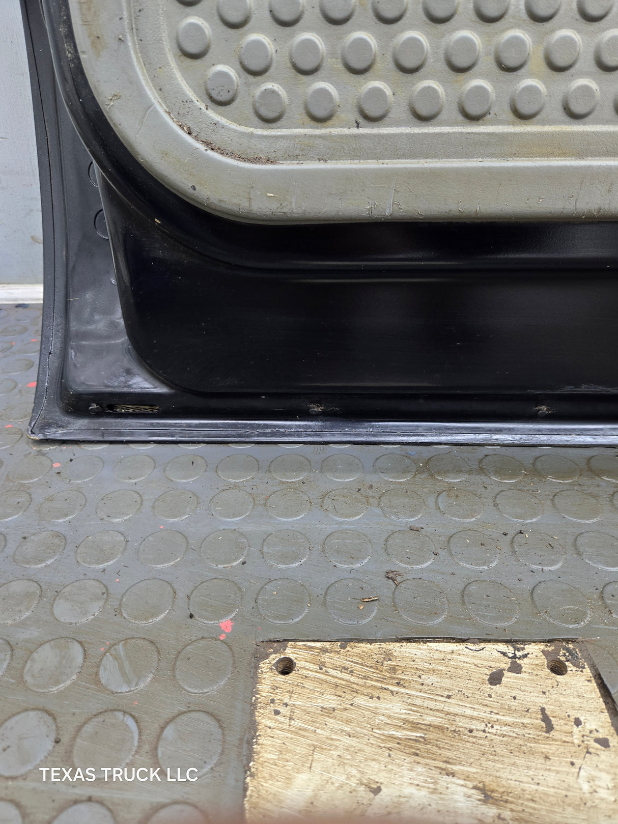 1999-2011 Ford Super Duty F250 F350 F450 F550 RH Crew Cab Passenger Side Rear Door