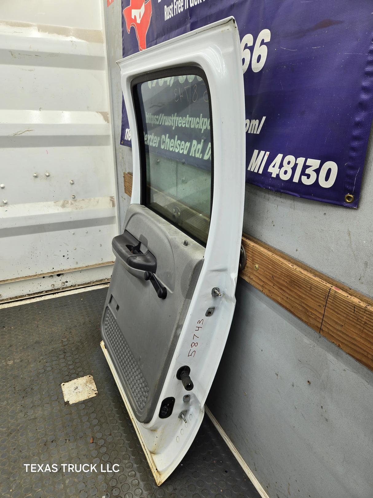 1999-2011 Ford Super Duty LH Driver Side Rear Crew Cab Door F250 F350 F450 F550