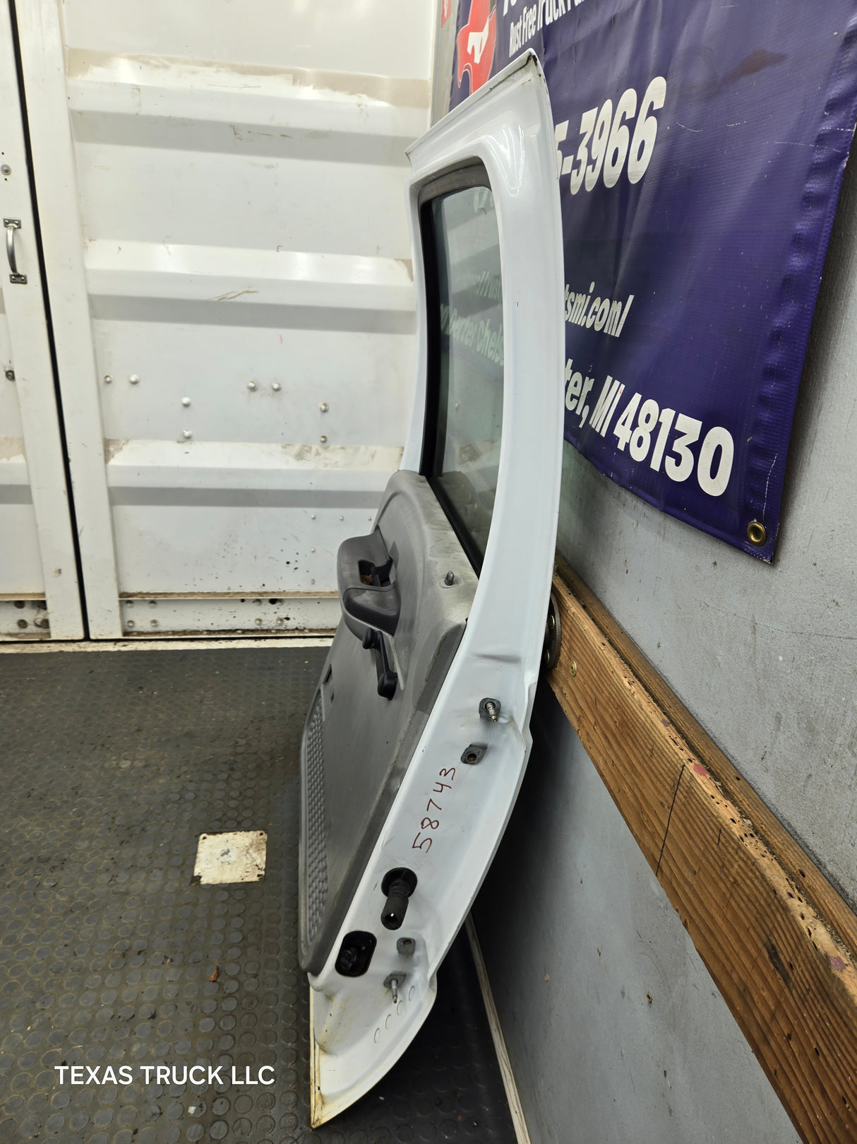 1999-2011 Ford Super Duty LH Driver Side Rear Crew Cab Door F250 F350 F450 F550