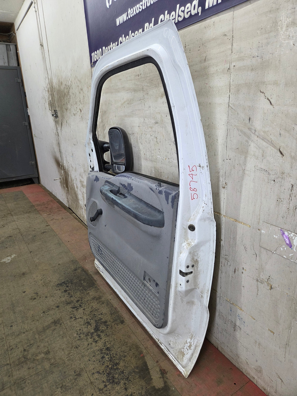 1999-2011 Ford Super Duty / Excursion Front Passenger RH Door F250 F350 F450 F550