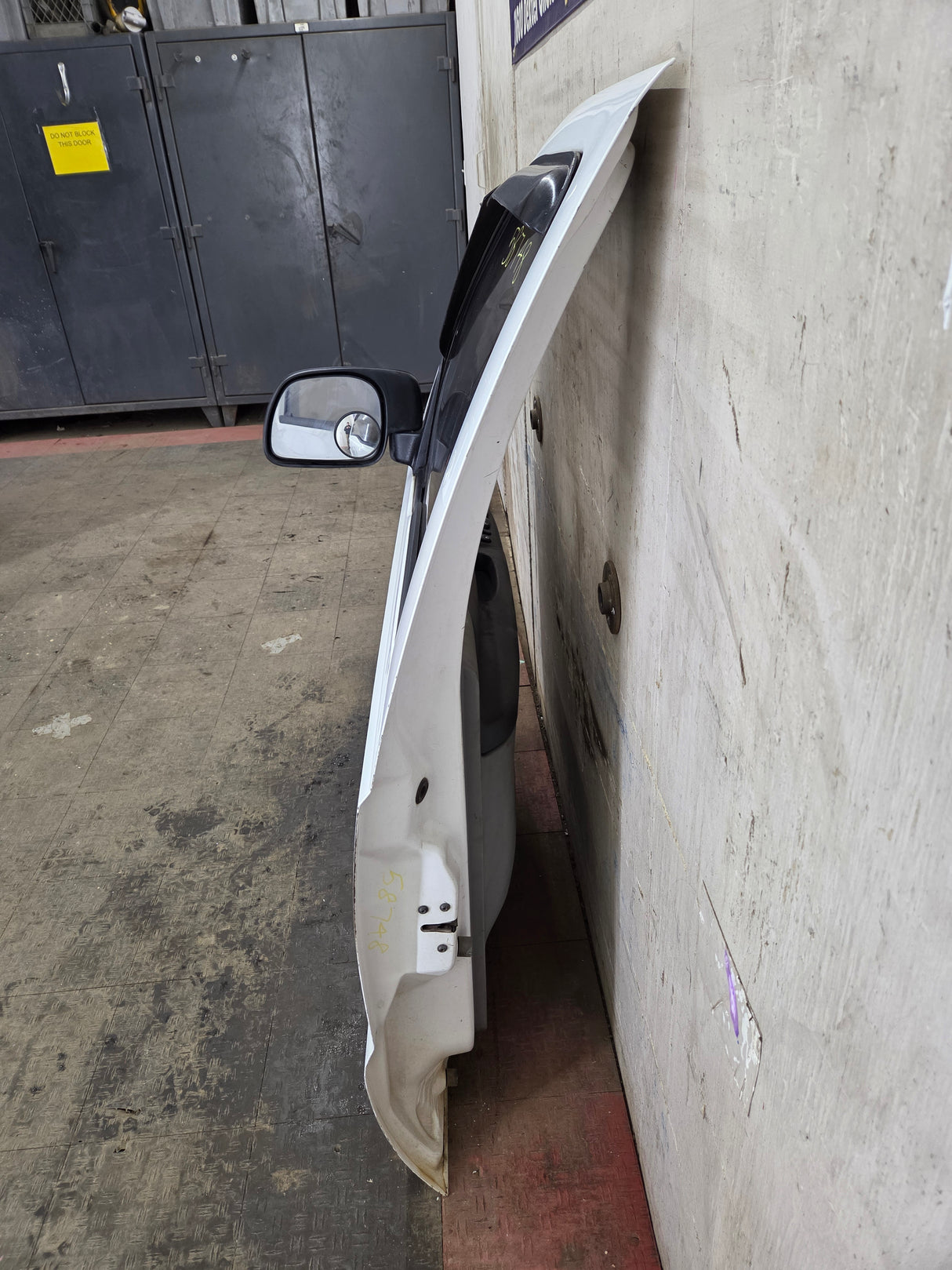 1999-2011 Ford Super Duty LH Driver Side Front Door F250 F350 F450 F550