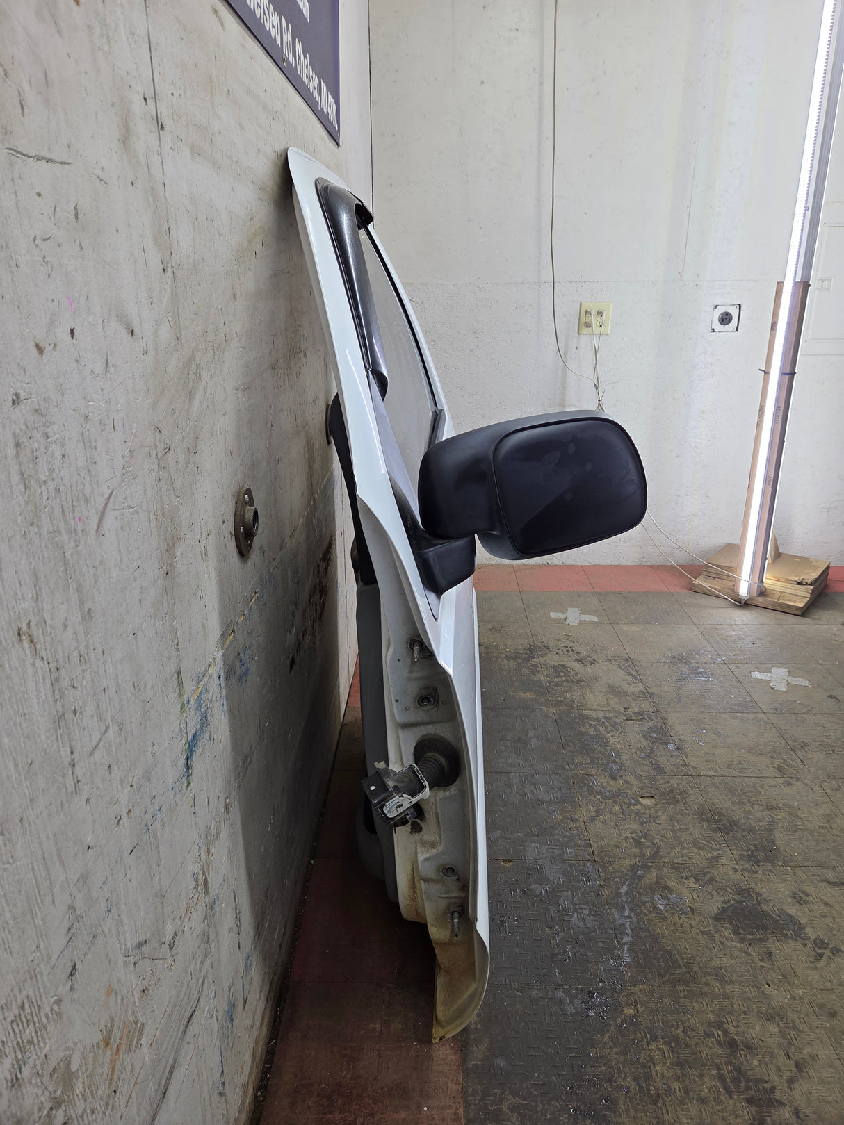 1999-2011 Ford Super Duty LH Driver Side Front Door F250 F350 F450 F550
