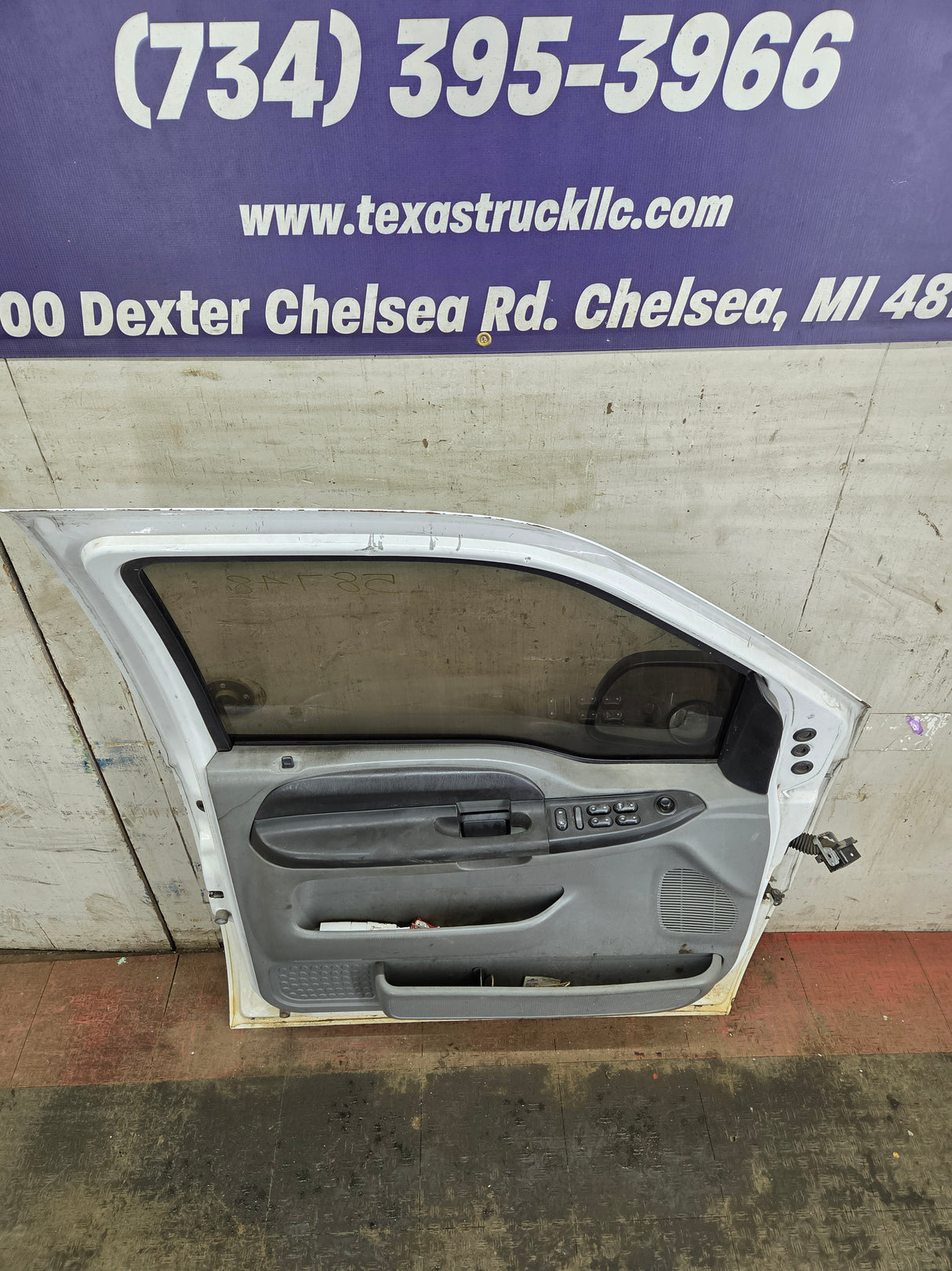 1999-2011 Ford Super Duty LH Driver Side Front Door F250 F350 F450 F550