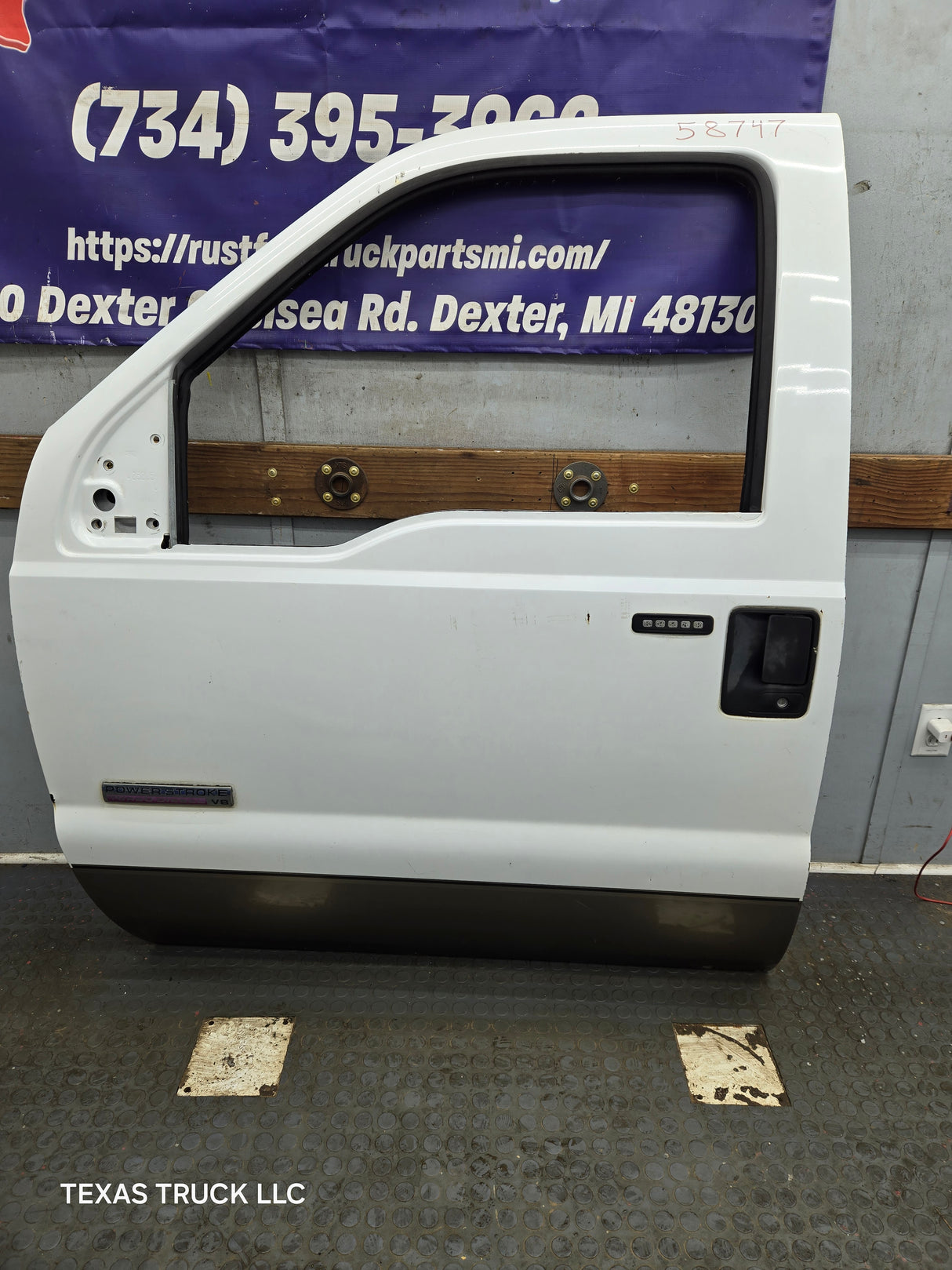 1999-2011 Ford Super Duty LH Driver Side Front Door F250 F350 F450 F550