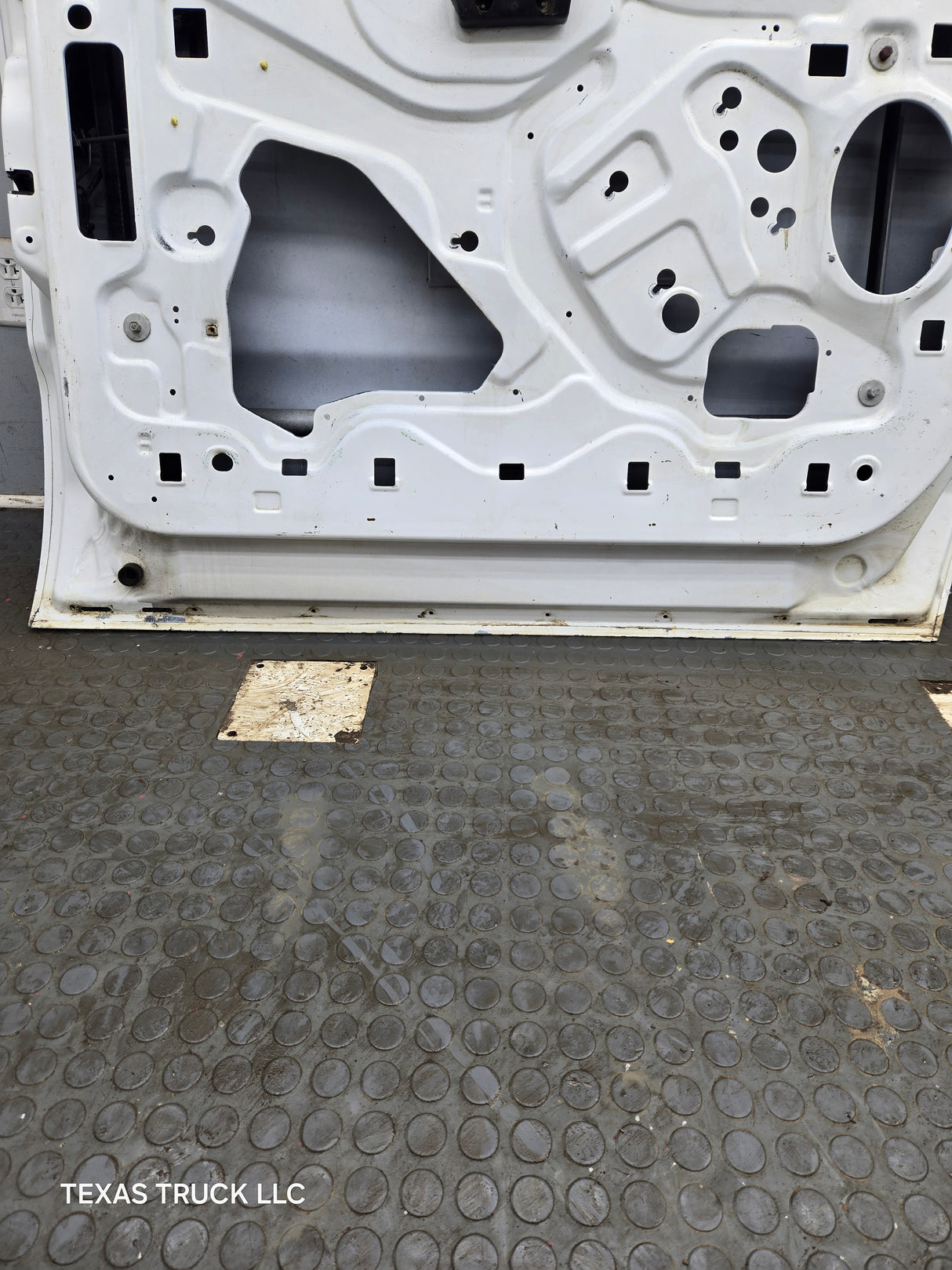 1999-2011 Ford Super Duty LH Driver Side Front Door F250 F350 F450 F550