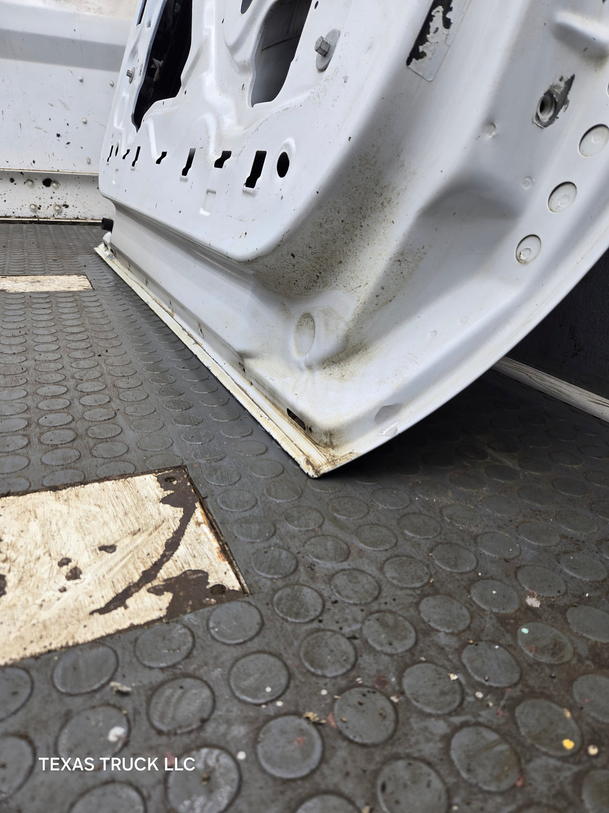 1999-2011 Ford Super Duty LH Driver Side Front Door F250 F350 F450 F550