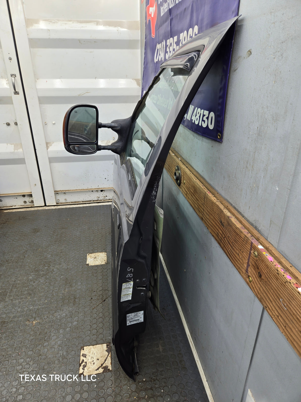 1999-2011 Ford Super Duty LH Driver Side Front Door F250 F350 F450 F550