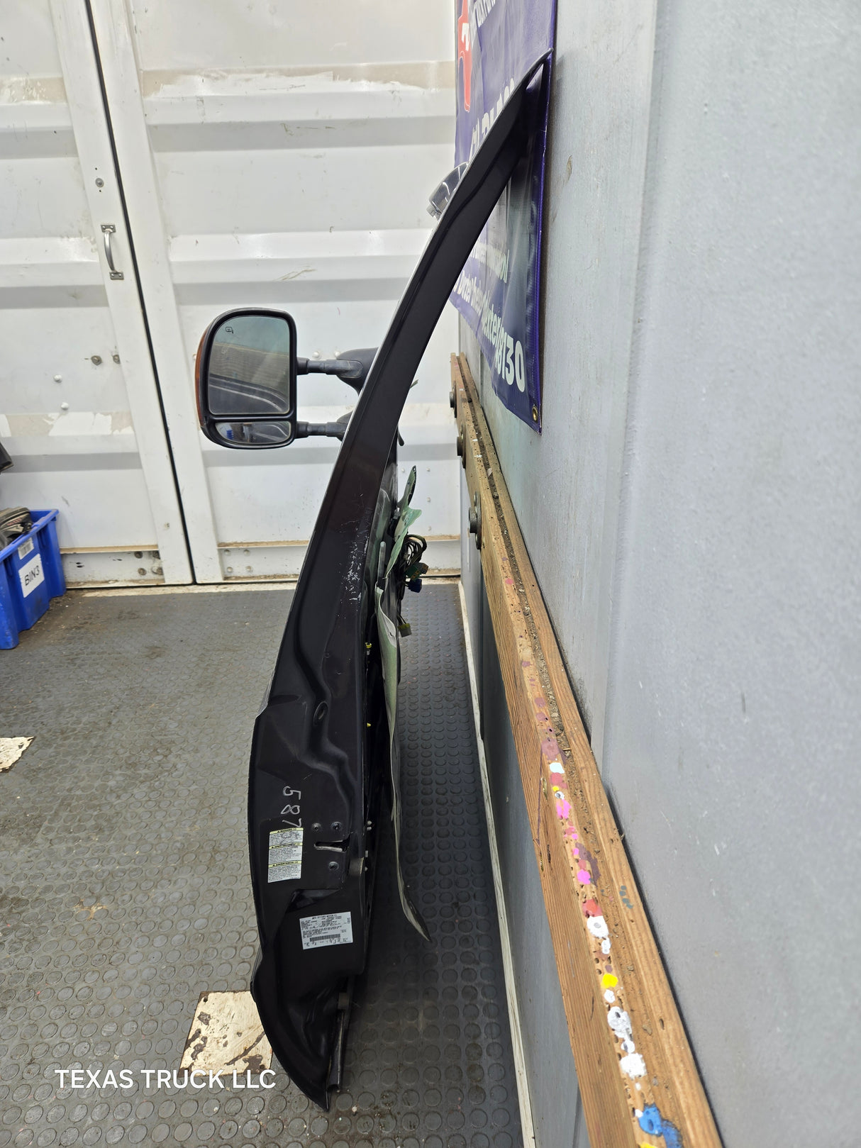 1999-2011 Ford Super Duty LH Driver Side Front Door F250 F350 F450 F550