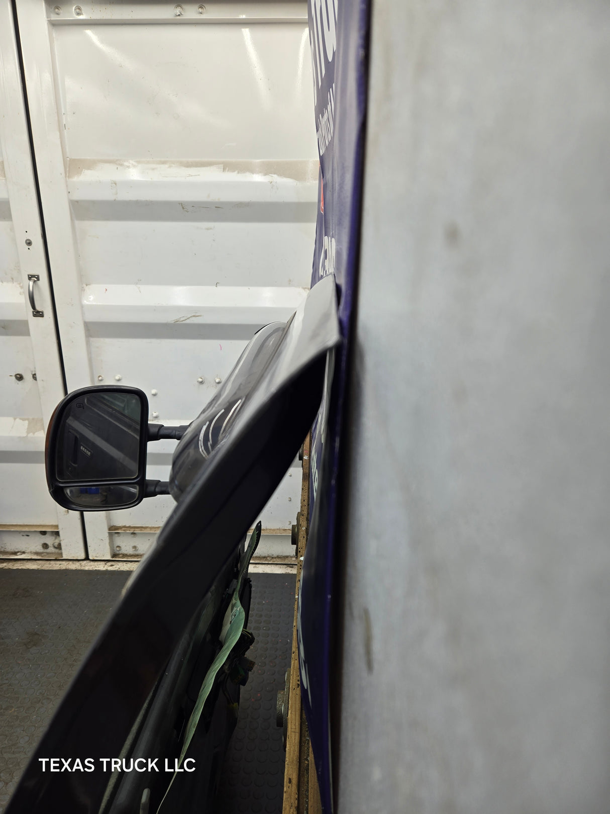 1999-2011 Ford Super Duty LH Driver Side Front Door F250 F350 F450 F550