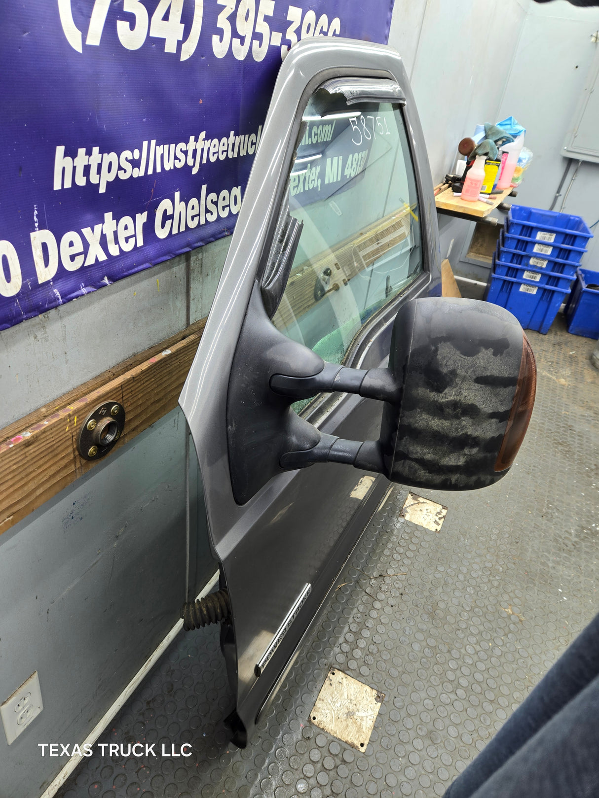 1999-2011 Ford Super Duty LH Driver Side Front Door F250 F350 F450 F550