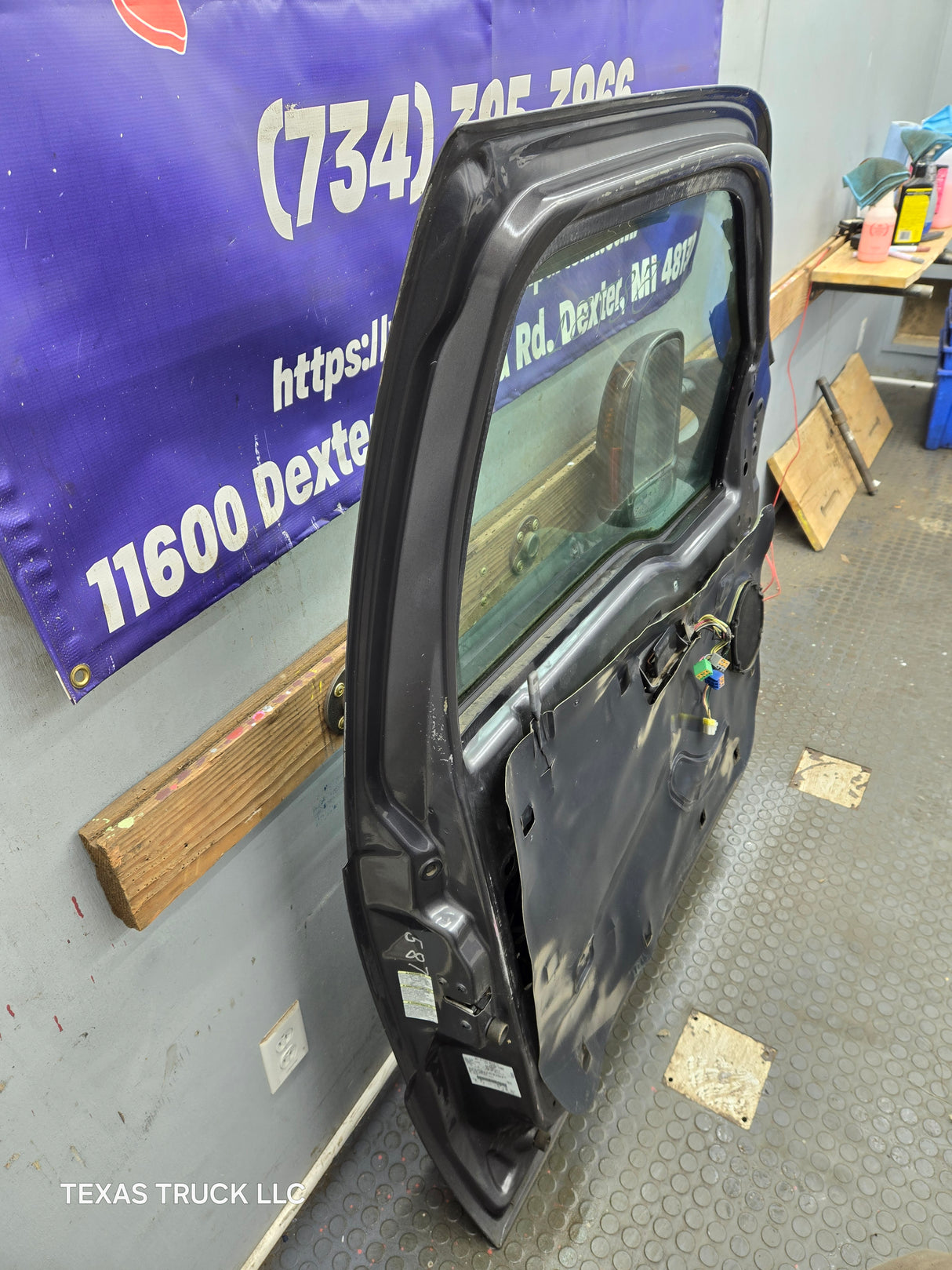 1999-2011 Ford Super Duty LH Driver Side Front Door F250 F350 F450 F550