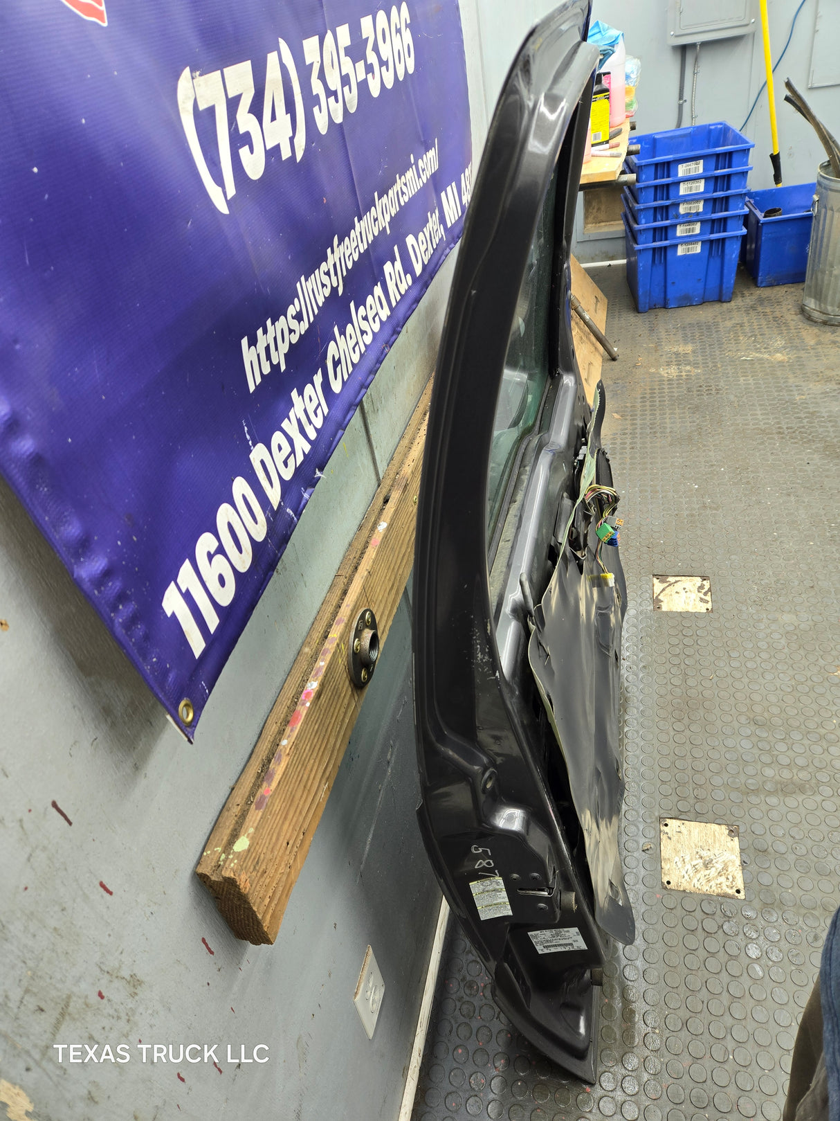 1999-2011 Ford Super Duty LH Driver Side Front Door F250 F350 F450 F550