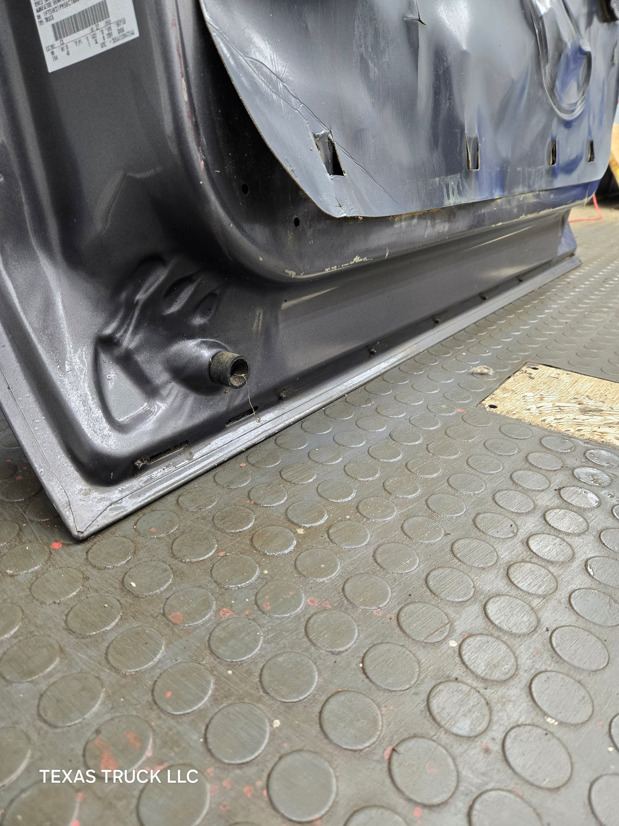 1999-2011 Ford Super Duty LH Driver Side Front Door F250 F350 F450 F550