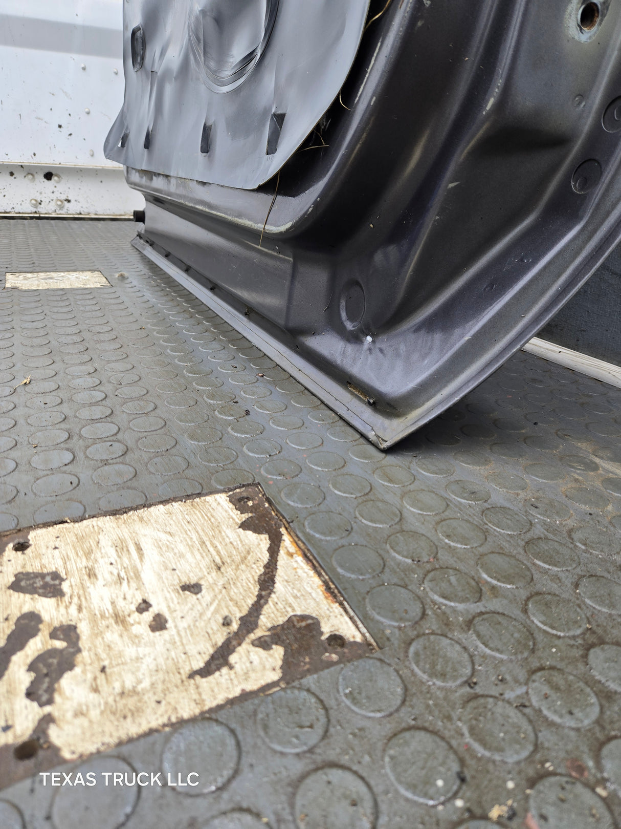 1999-2011 Ford Super Duty LH Driver Side Front Door F250 F350 F450 F550