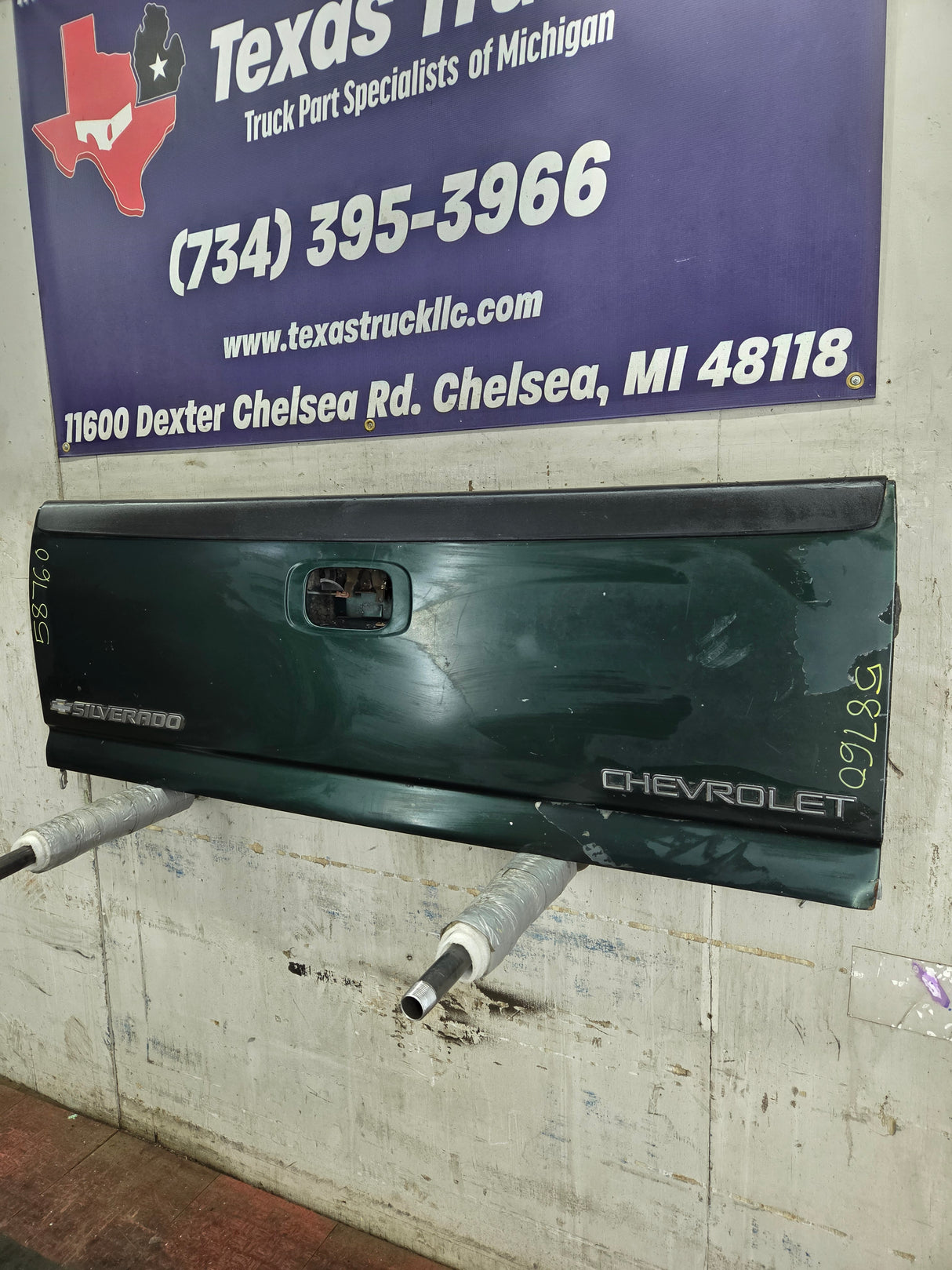 1999-2007 Chevrolet Silverado / GMC Sierra 1500 2500 3500 Tailgate