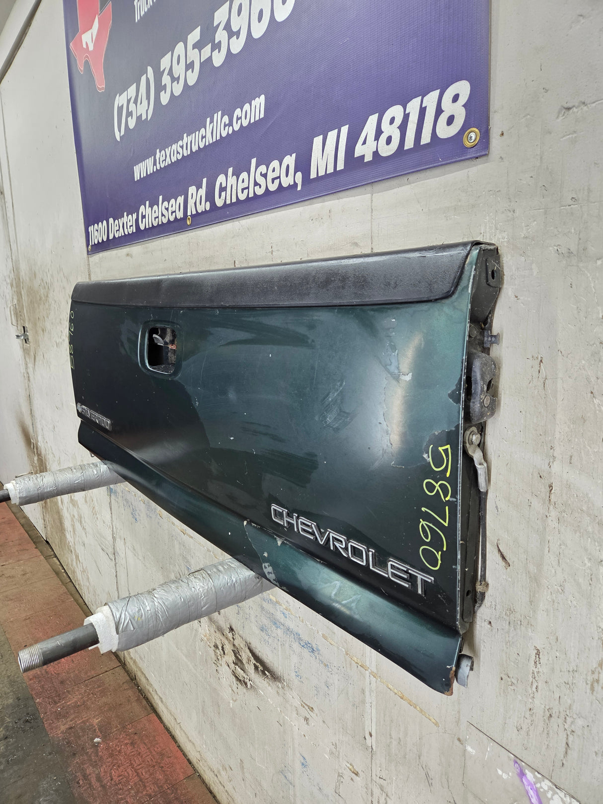 1999-2007 Chevrolet Silverado / GMC Sierra 1500 2500 3500 Tailgate