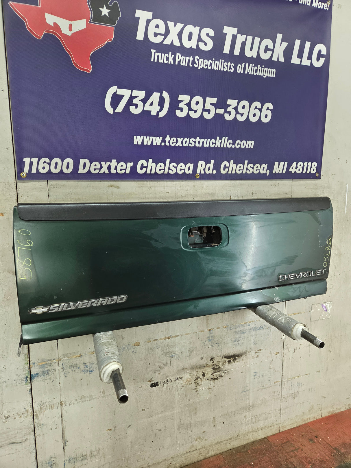 1999-2007 Chevrolet Silverado / GMC Sierra 1500 2500 3500 Tailgate