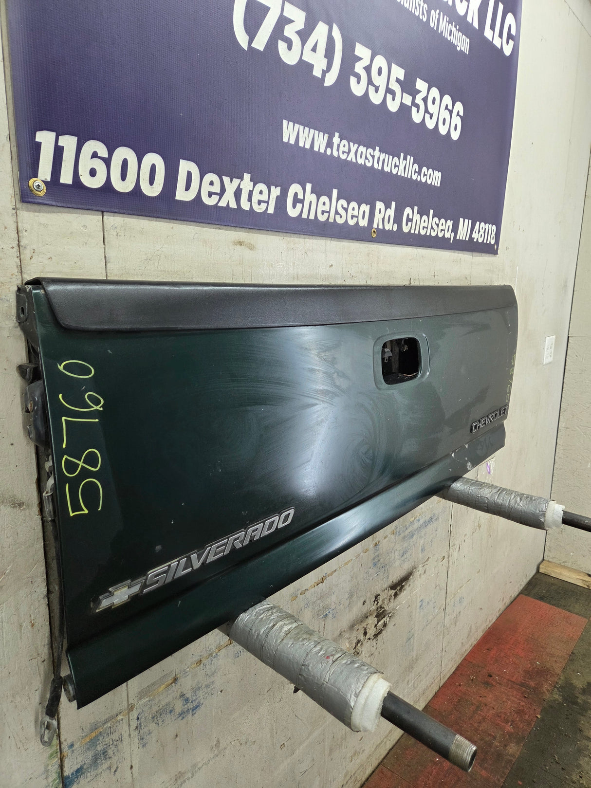 1999-2007 Chevrolet Silverado / GMC Sierra 1500 2500 3500 Tailgate