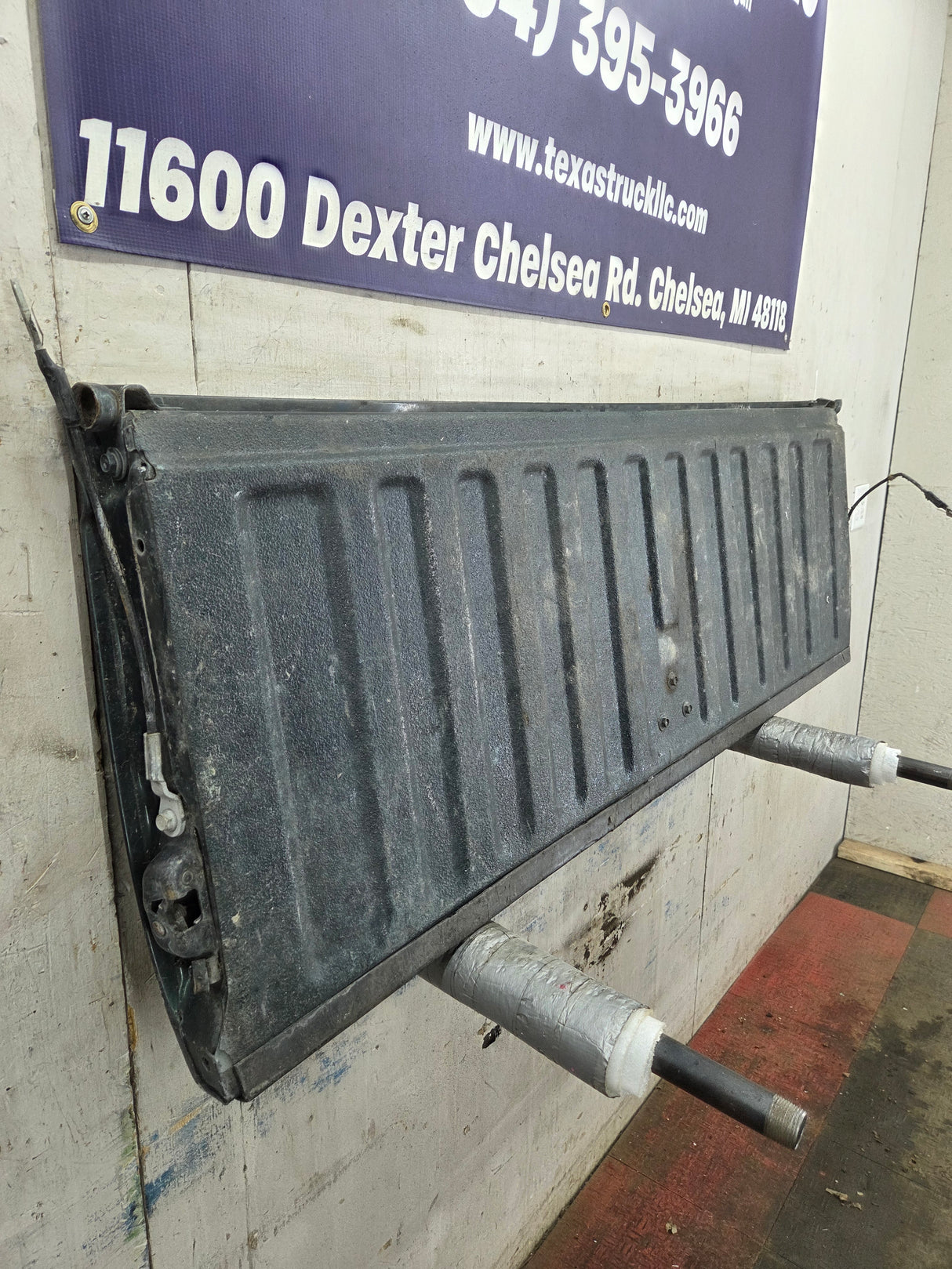 1999-2007 Chevrolet Silverado / GMC Sierra 1500 2500 3500 Tailgate