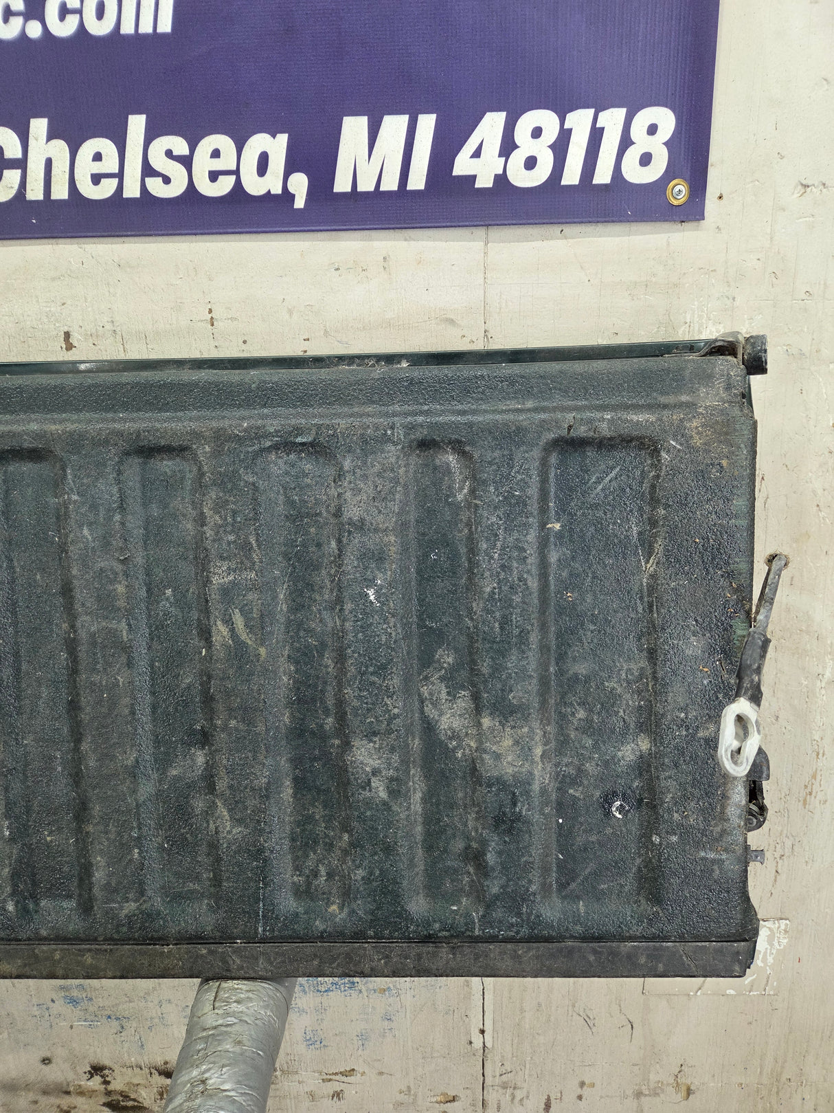 1999-2007 Chevrolet Silverado / GMC Sierra 1500 2500 3500 Tailgate