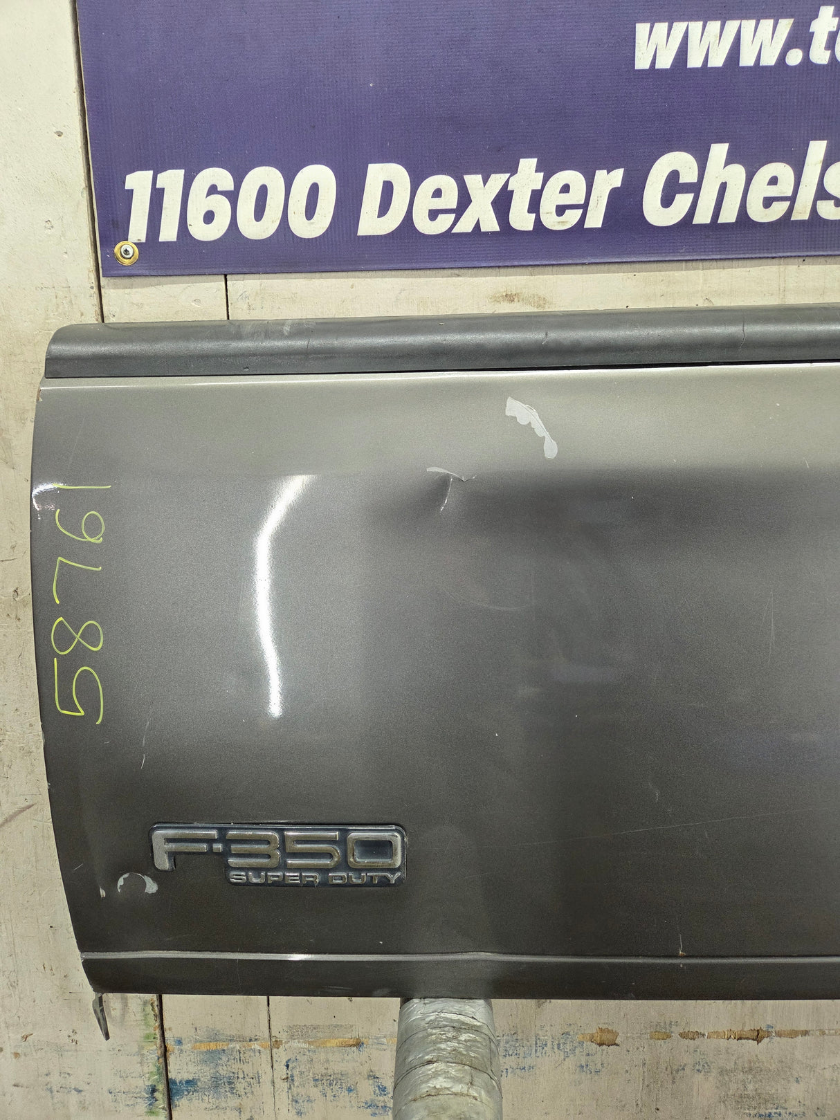 1997-2003 F150 / 1999-2007 Ford F250 F350 F450 F550 Super Duty Tailgate